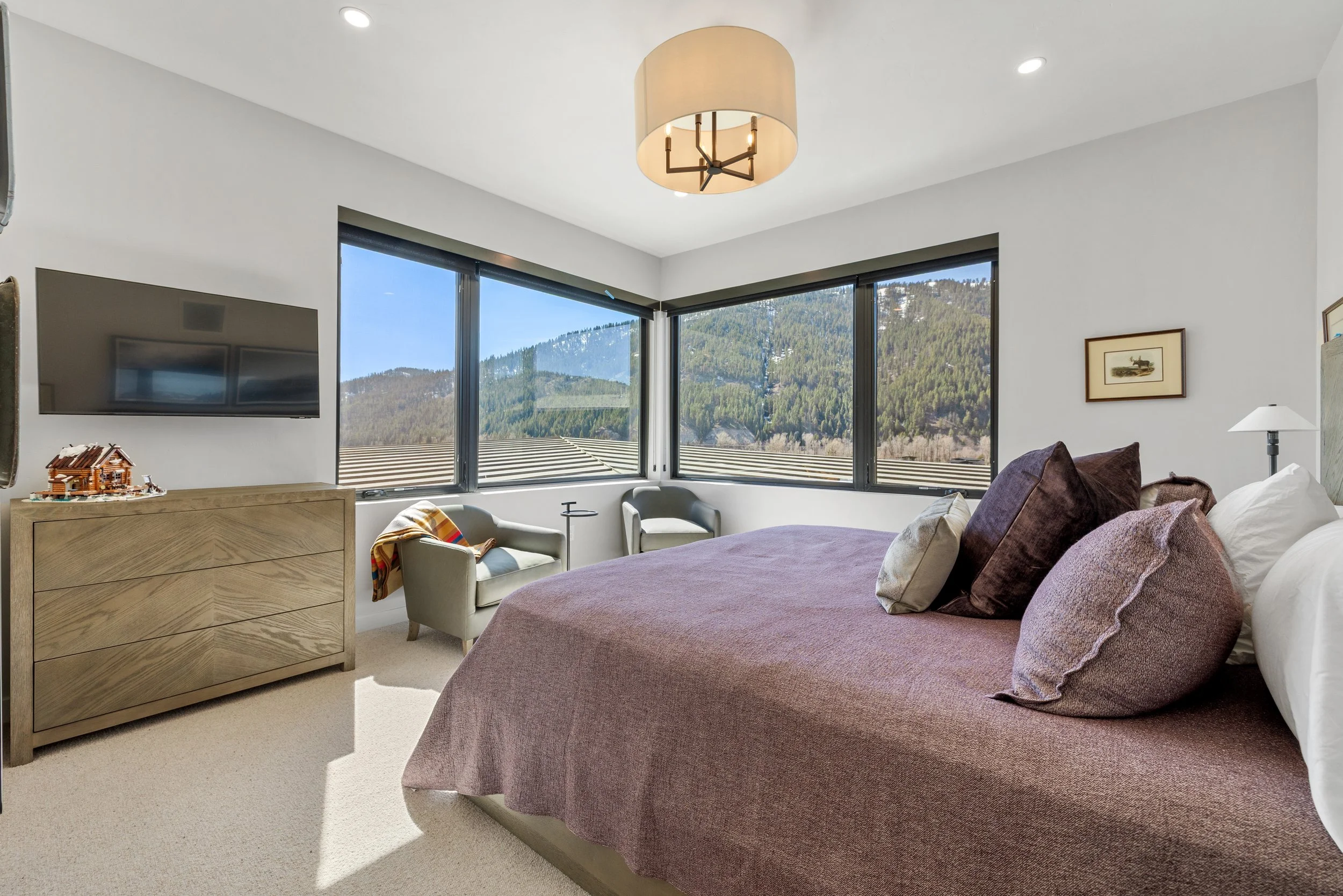 Guest Bedroom, Upstairs