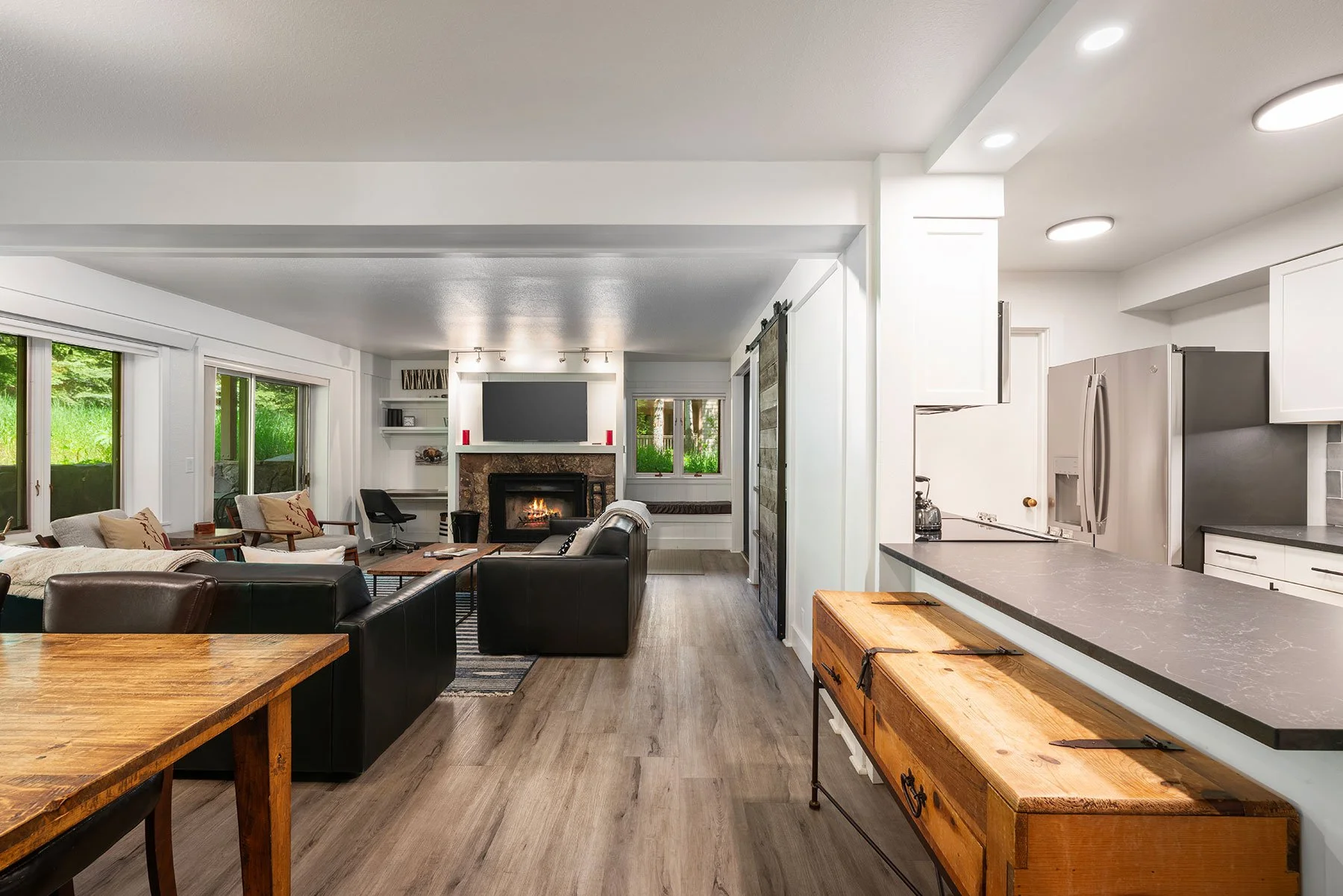 Dining to Fireplace