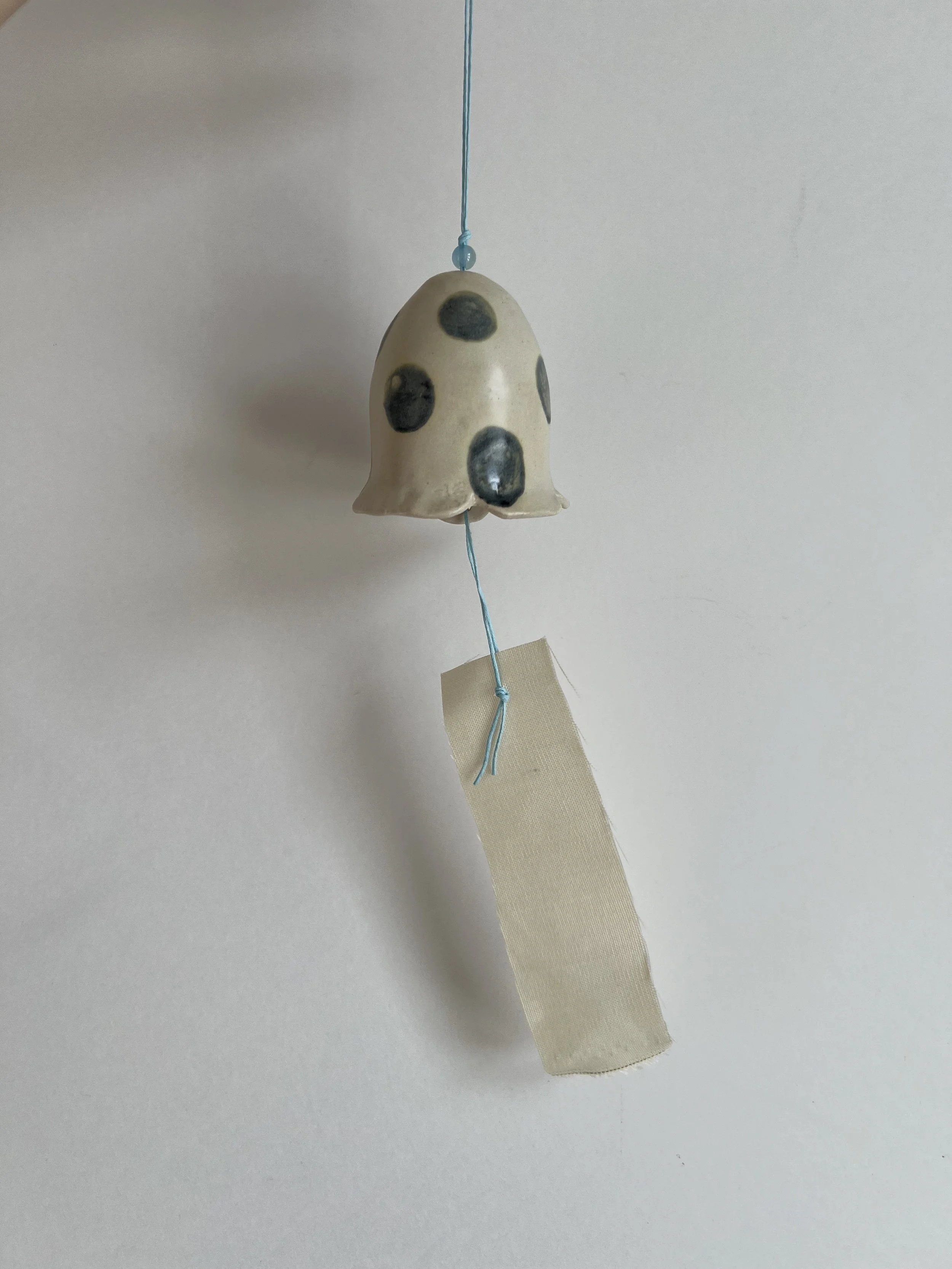 [W2] white bell wind chime