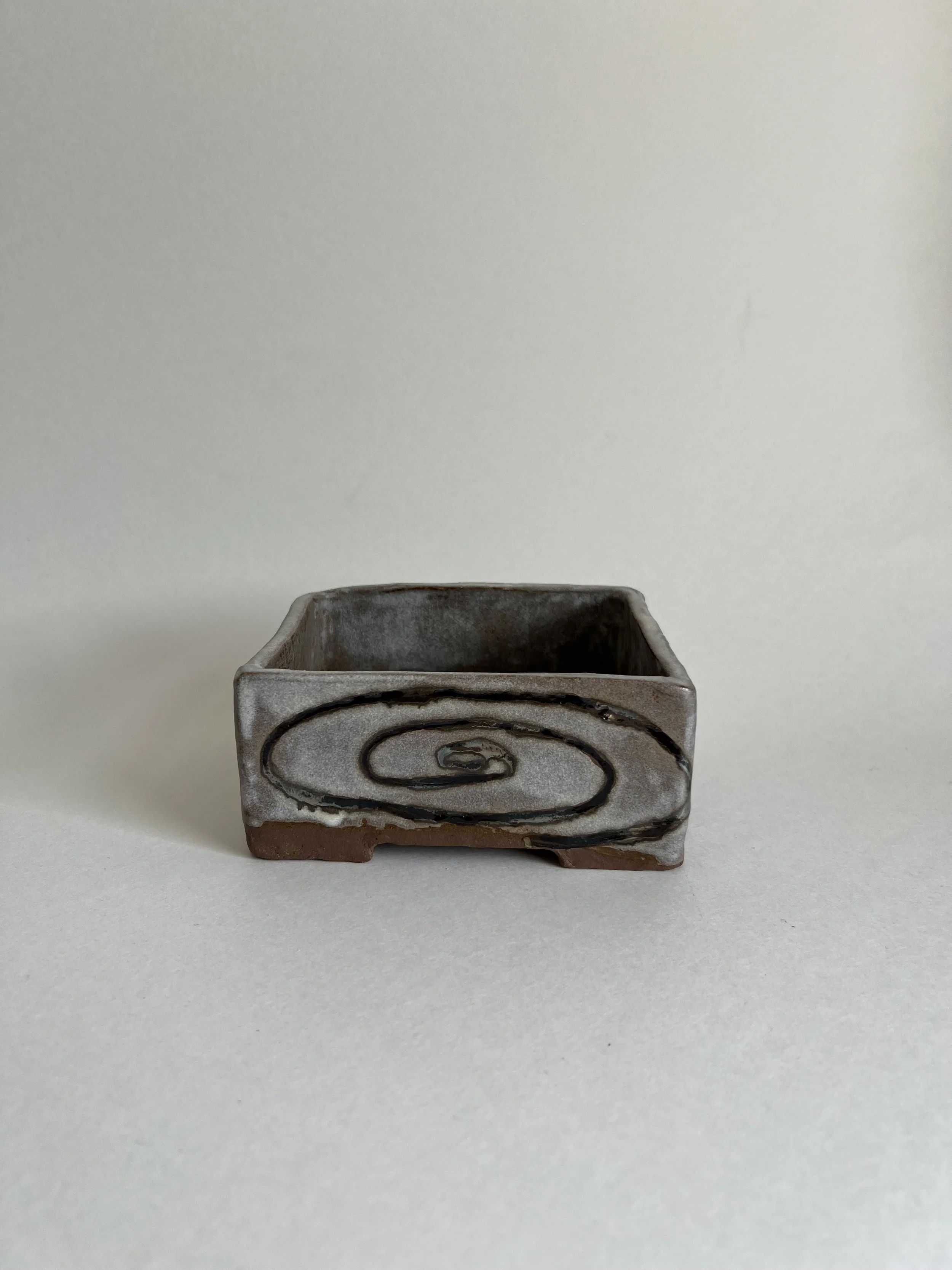 [P6] swirl planter