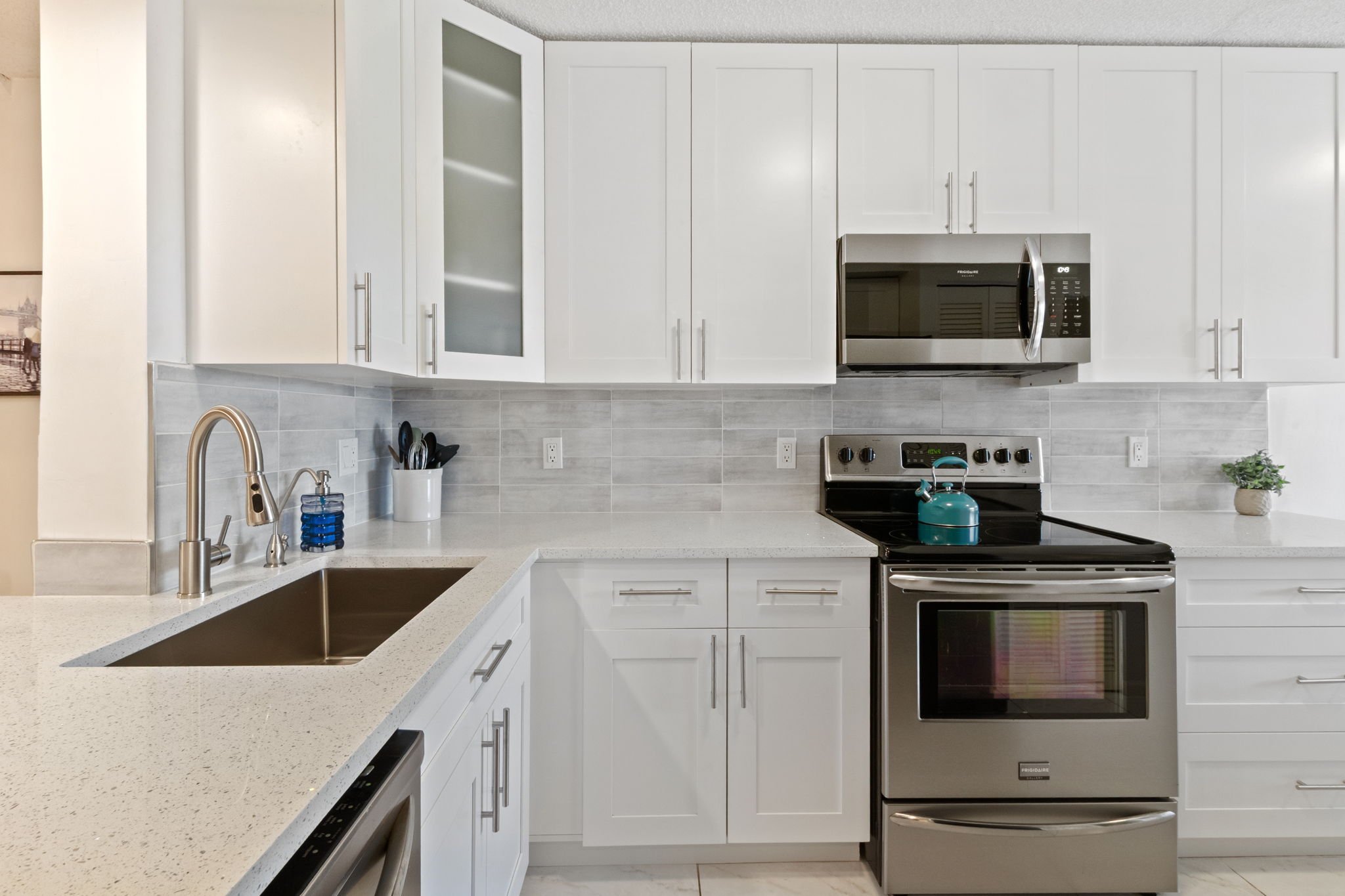 12-web-or-mls-5380-cedar-lake-dr-304.jpg