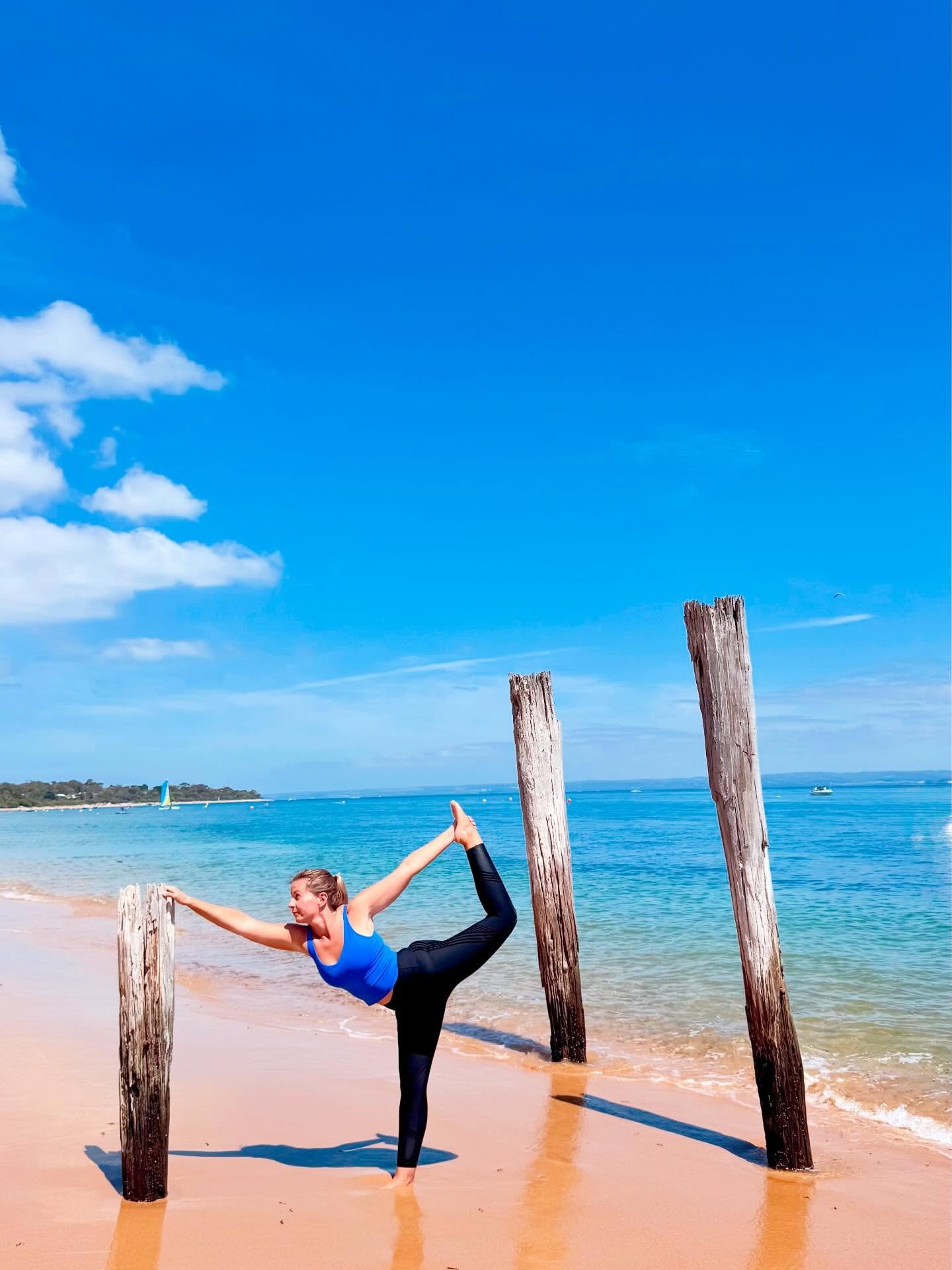 Morning stretch ☀️ 🏝️ 🧘🏼&zwj;♀️ 🤸🏼&zwj;♀️ 

Join me for the last day of Yoga by the Beach in Cowes, Phillip Island - Sunday 4th Jan 9am. 

#beachyoga #stretch #dancerspose #natarajasana #phillipisland