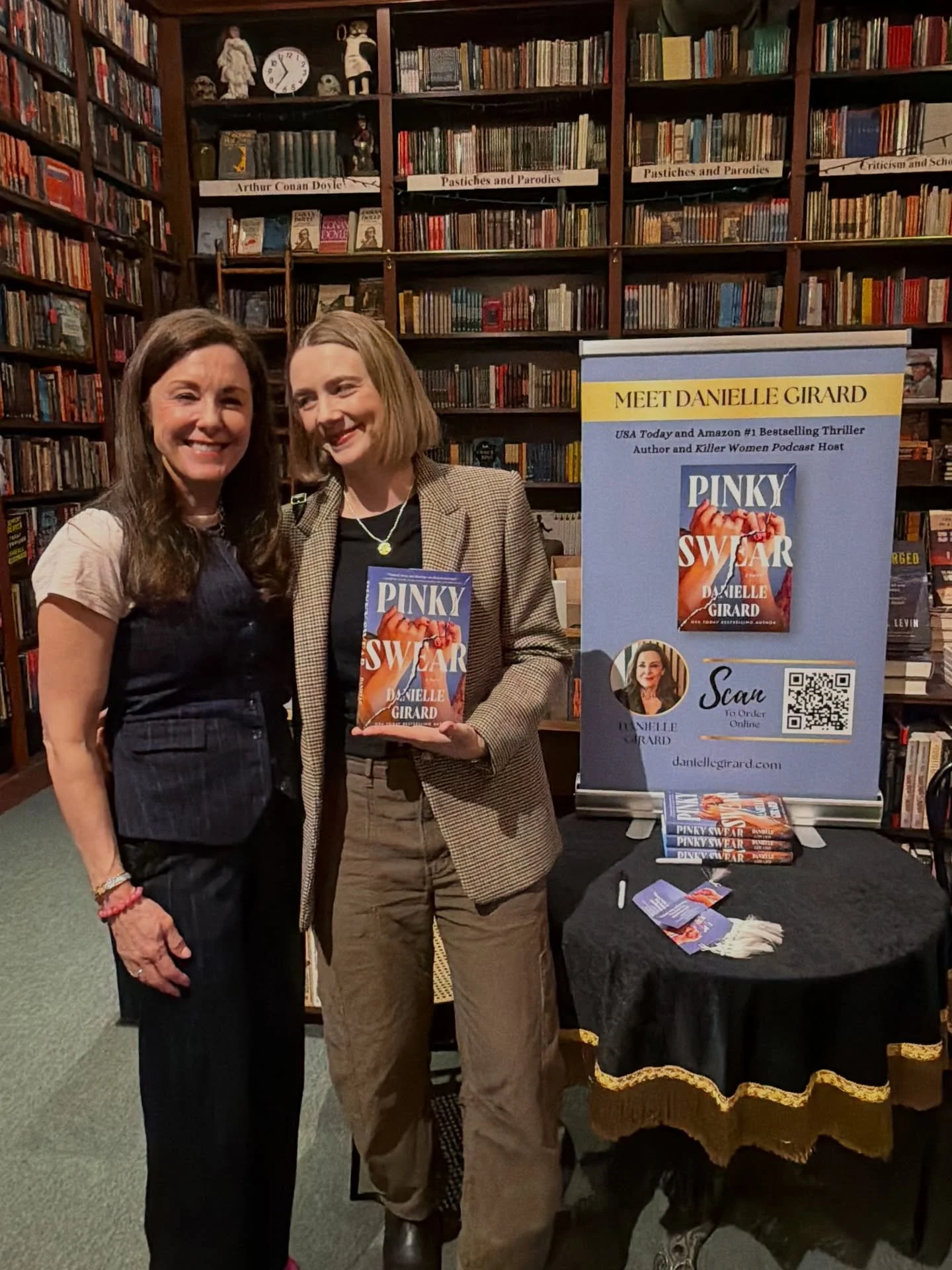 Two nights in a row of celebrating @daniellegirardbooks and her amazing new thriller, PINKY SWEAR! Happy  publication week, Danielle!

I love this book and I&rsquo;m so excited for you. 

#pinkyswear