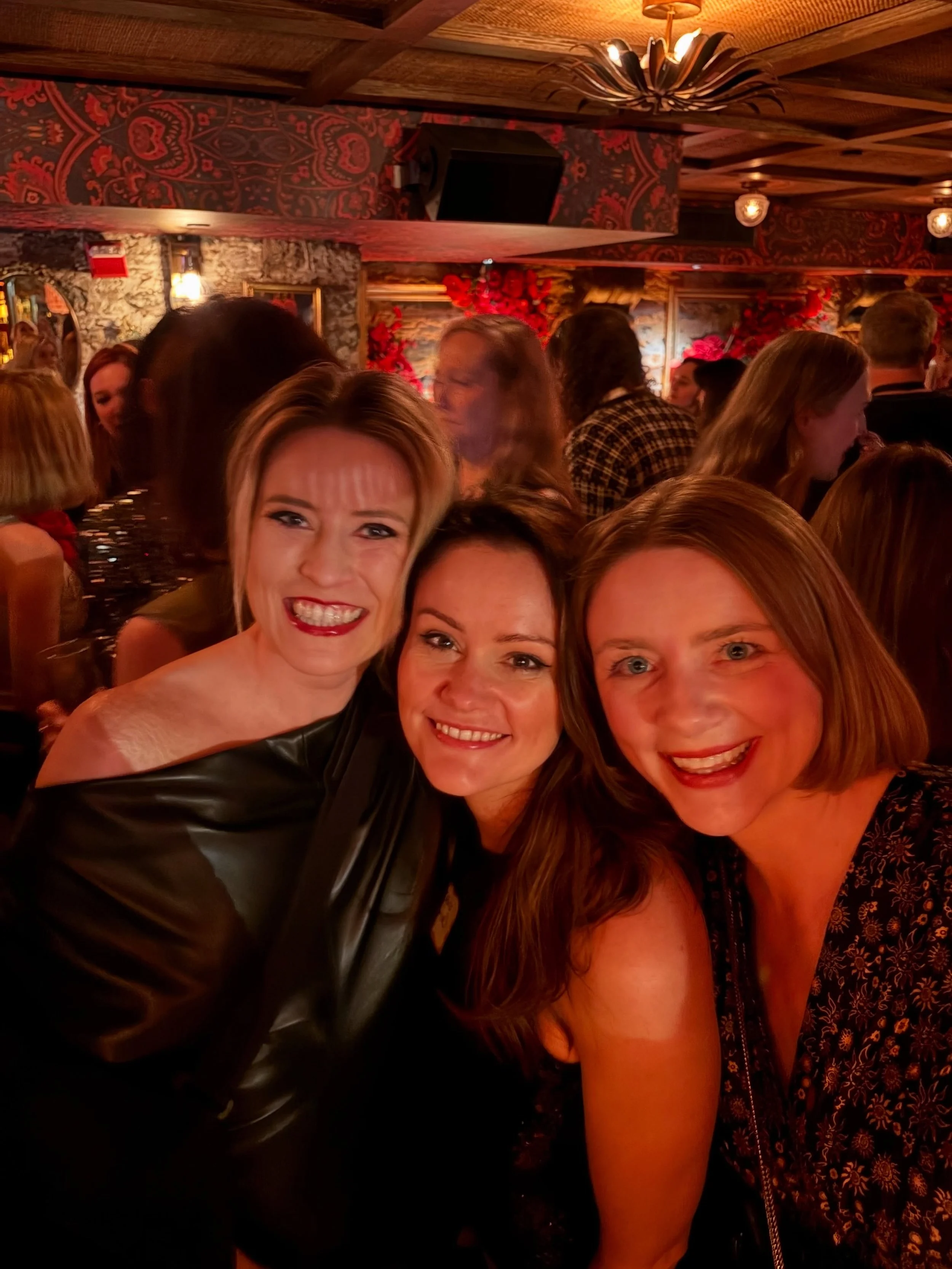 ThrillerFest Part 2, the parties and the best people. Came home with an indecent stack of books and @bantambooks, the chocolate donuts were to die for!

Have so many more pics to post&hellip; Stay tuned!

#ThrillerFest #Sourcebooks #PoisonedPenPress 