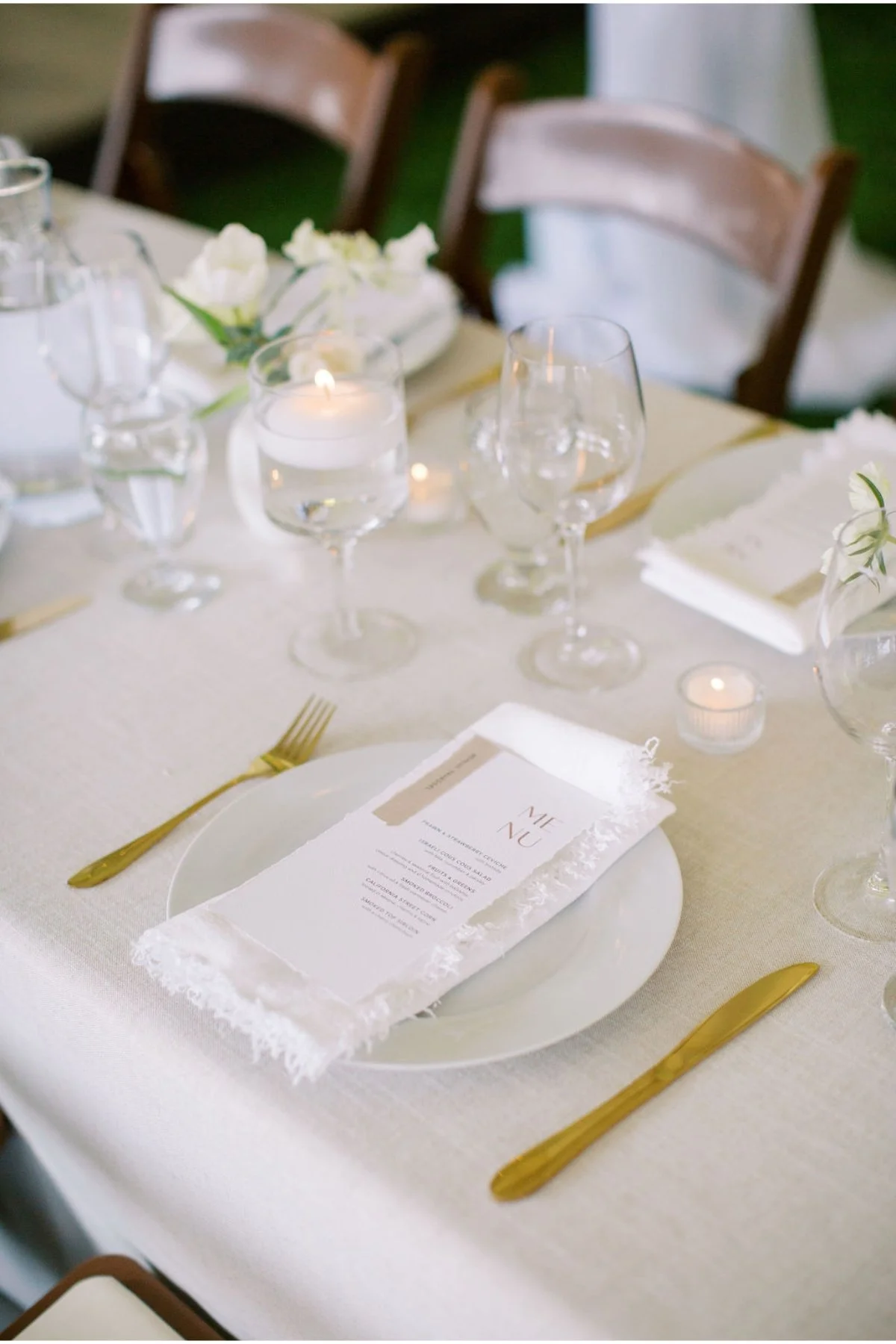 table-setting-guest-seating.jpg