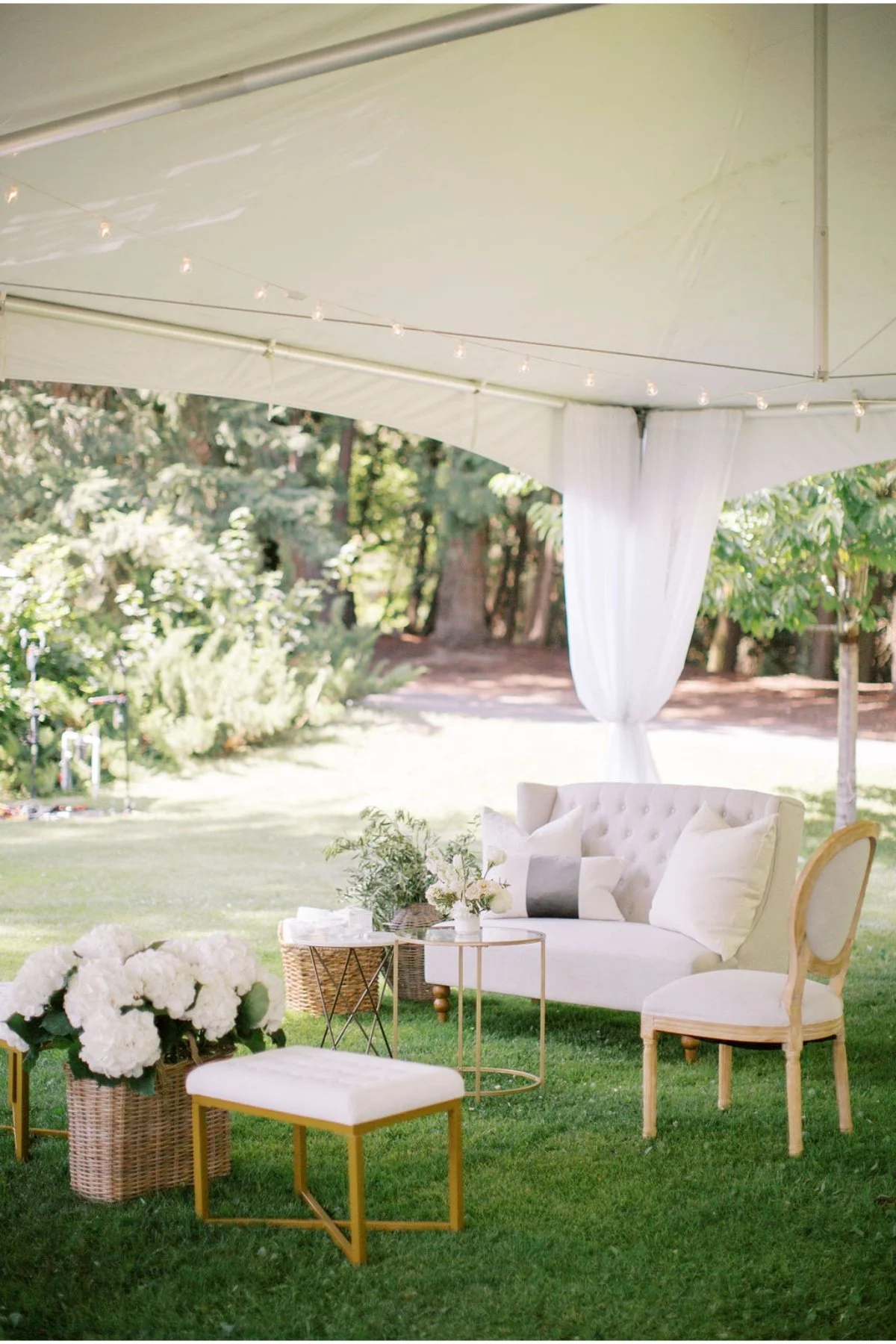 lounge-seating-tent-wedding.jpg