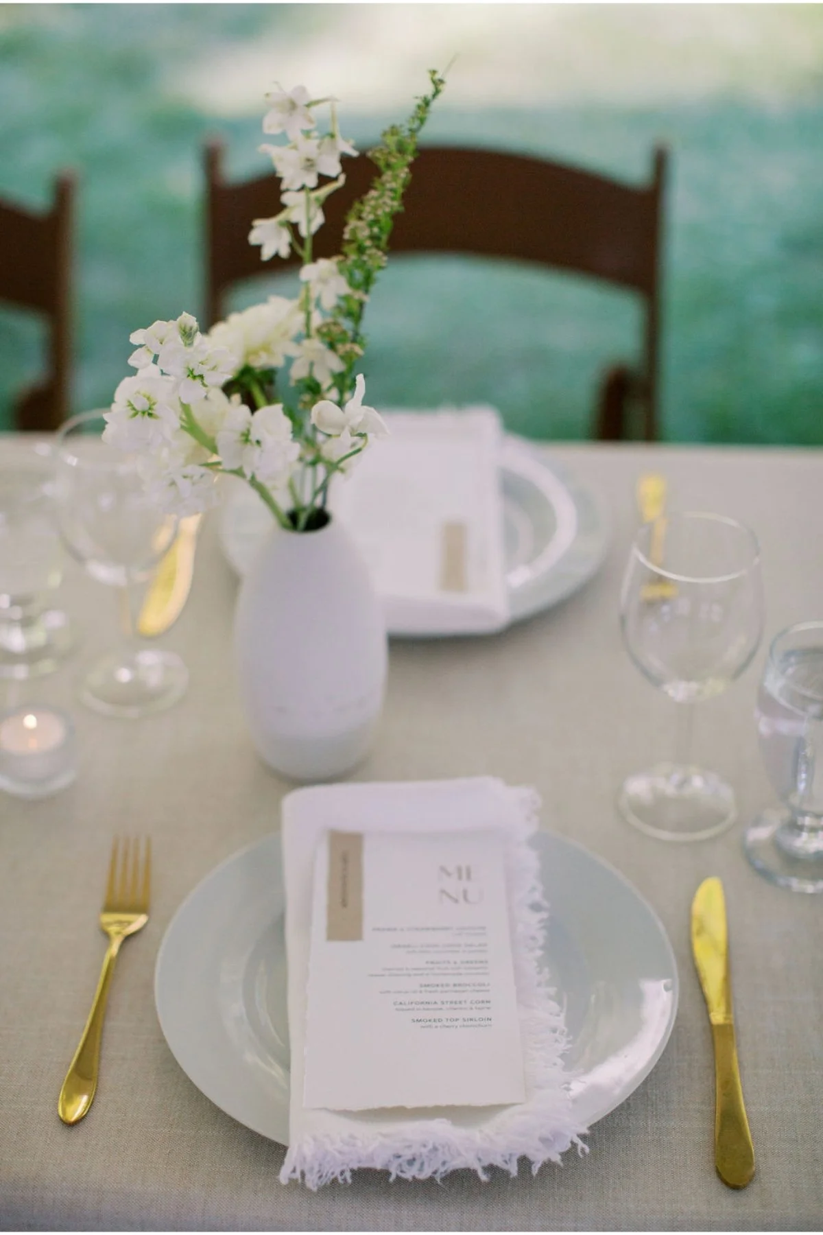 table-setting-details-napking-gold-cutlery.jpg