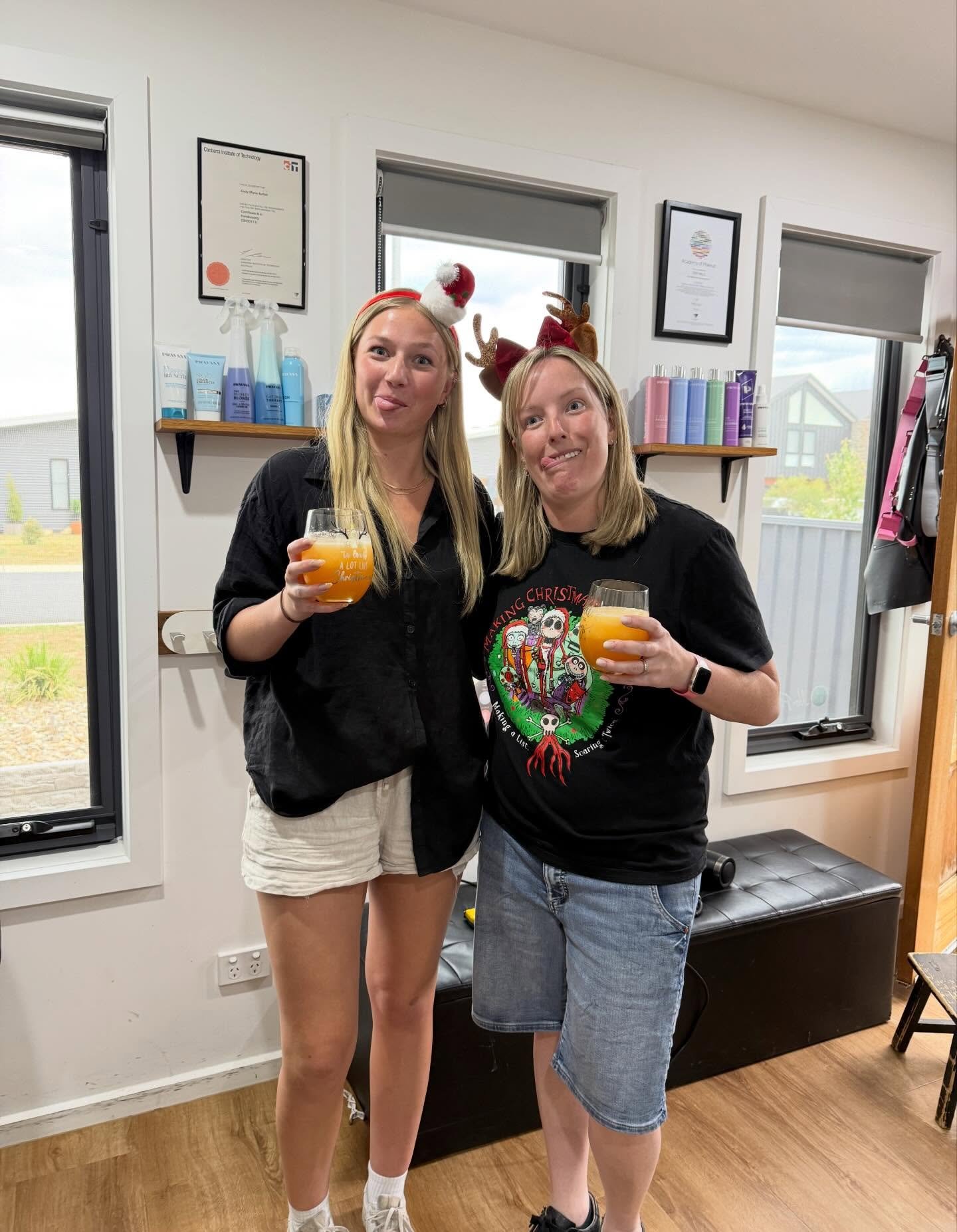 That&rsquo;s a wrap for the year 🎄✨
We&rsquo;re wishing all of our beautiful clients a very Merry Christmas and Happy New Year.
The salon will be closed from Dec 20 &ndash; Jan 13 while we soak up some family time and rest.
Thank you for another ama