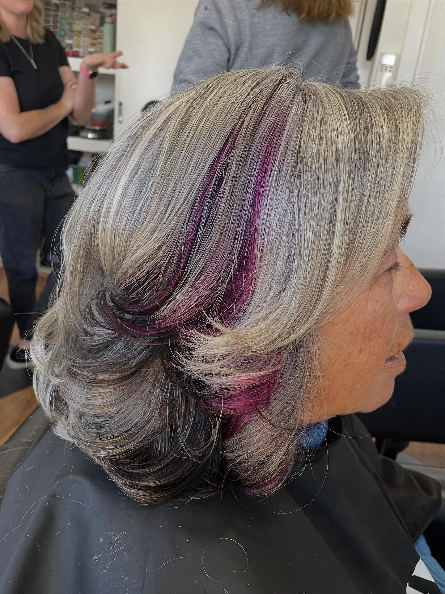 Funky pop of colour and beautiful haircut for Kylie - by @jarrah_nofilterhair.makeup