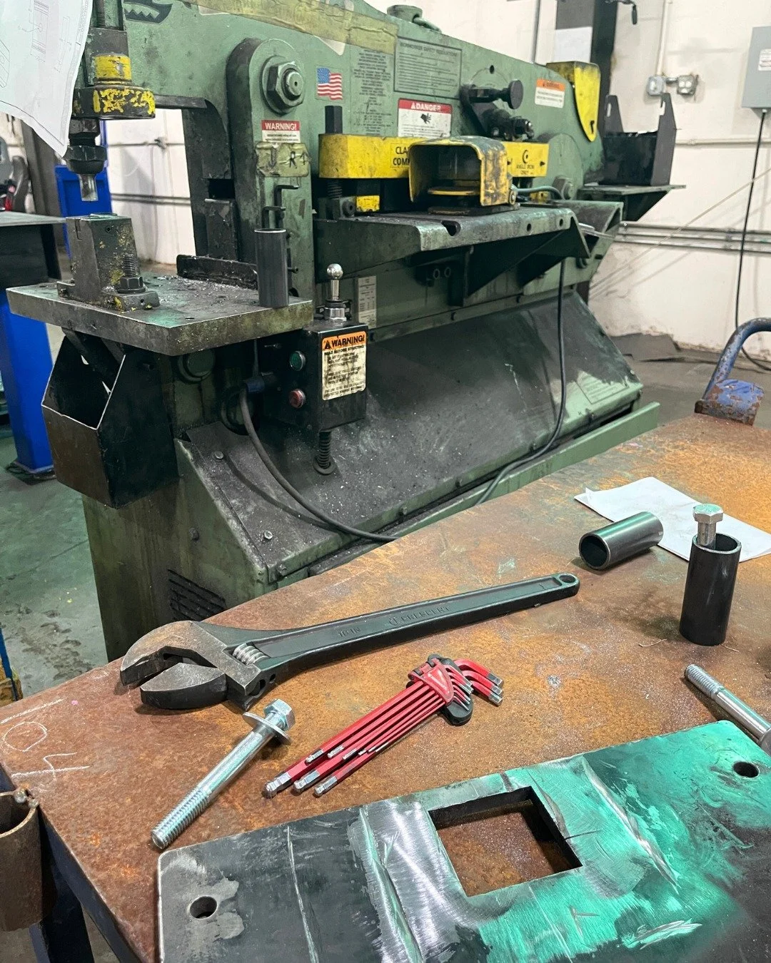 In our world, there's nothing quite like getting things set up for the week ahead. Our punch station is prepped and ready to go. 🔧 We hope everyone has a wonderful start to their Monday!