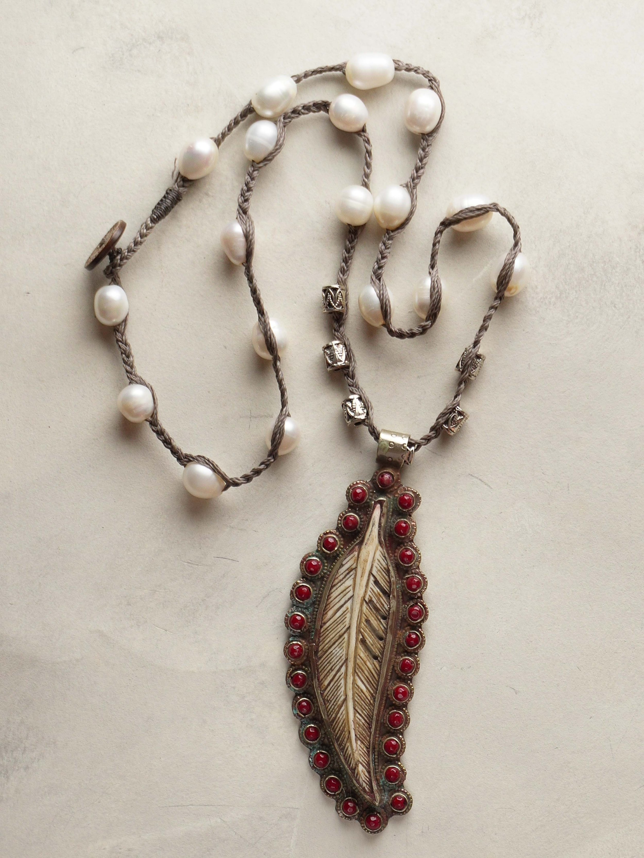 Large feather Necklace