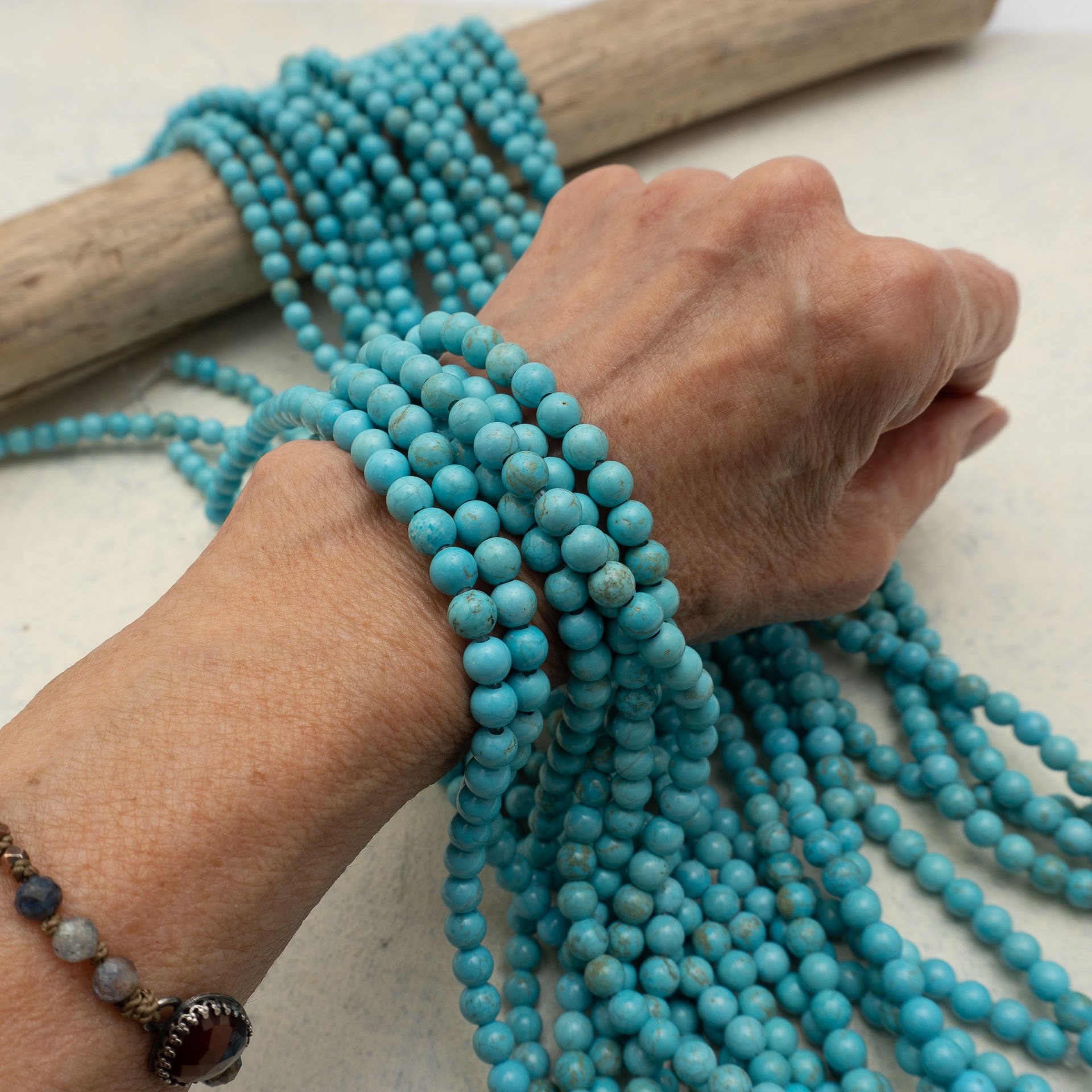 050325howlite_4.jpg