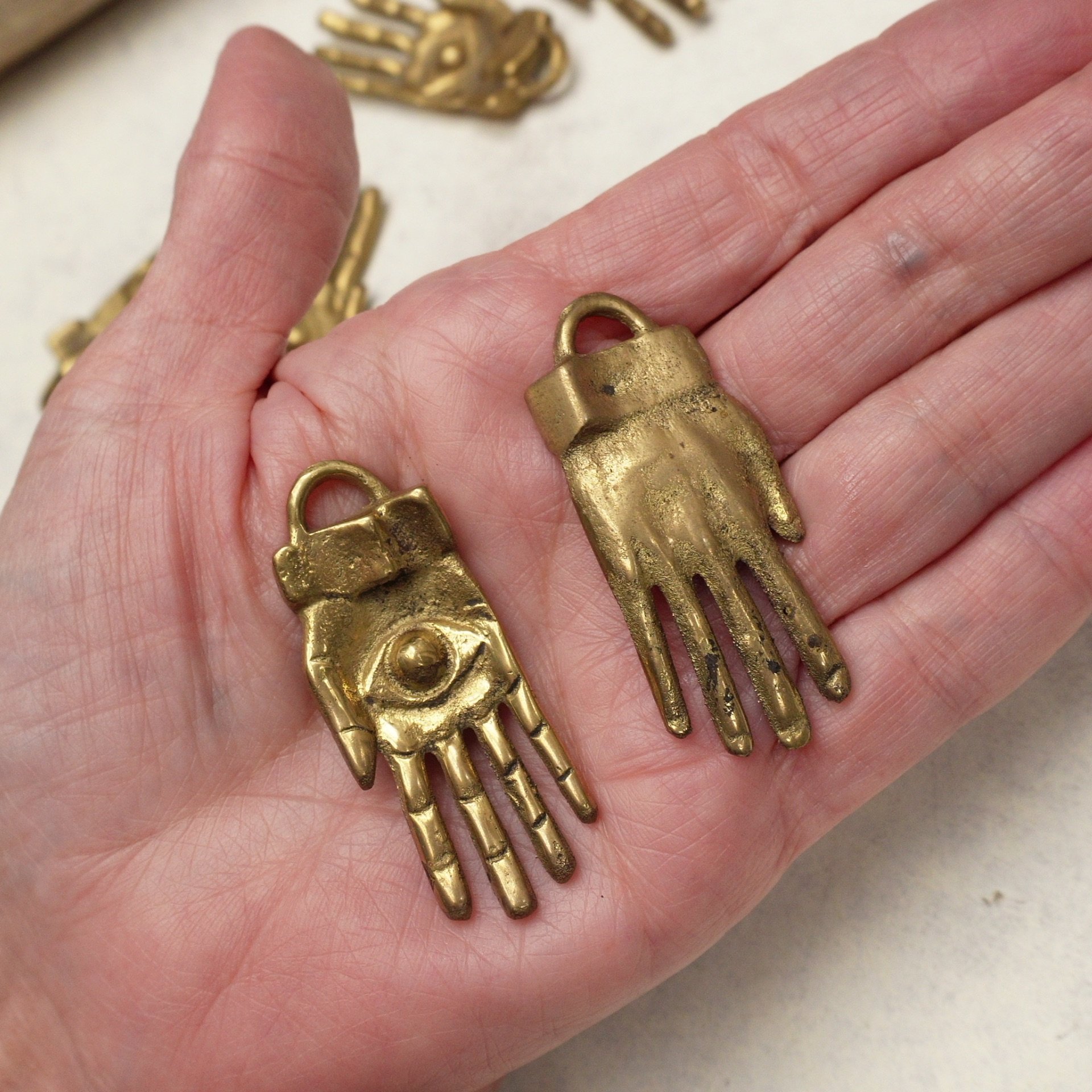 Large Hamsa (1C10)