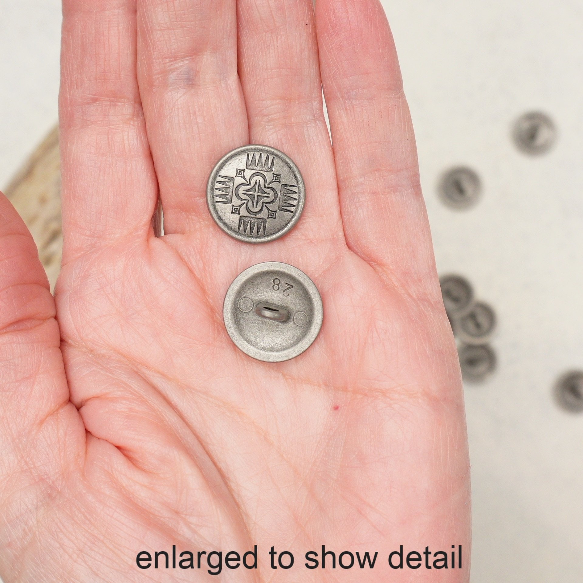Pewter Button (TC16)