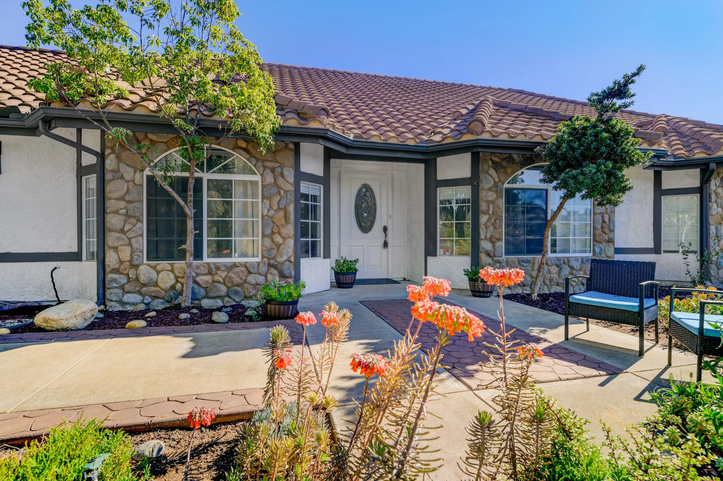 2043 Vista Valle Verde - Fallbrook

Licensed residential care for seniors who need daily assistance, personal care, mobility support, meals, medication
routines, and 24/7 supervision.

Check Care & Availability

RCFE License # 371881447