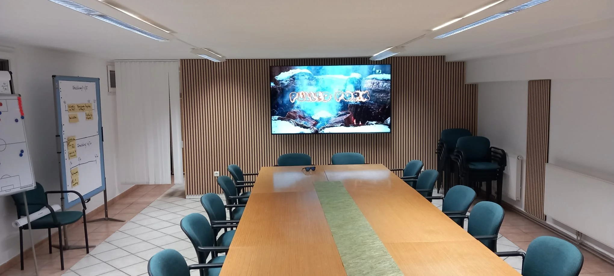 Neuer Club-/Besprechungsraum