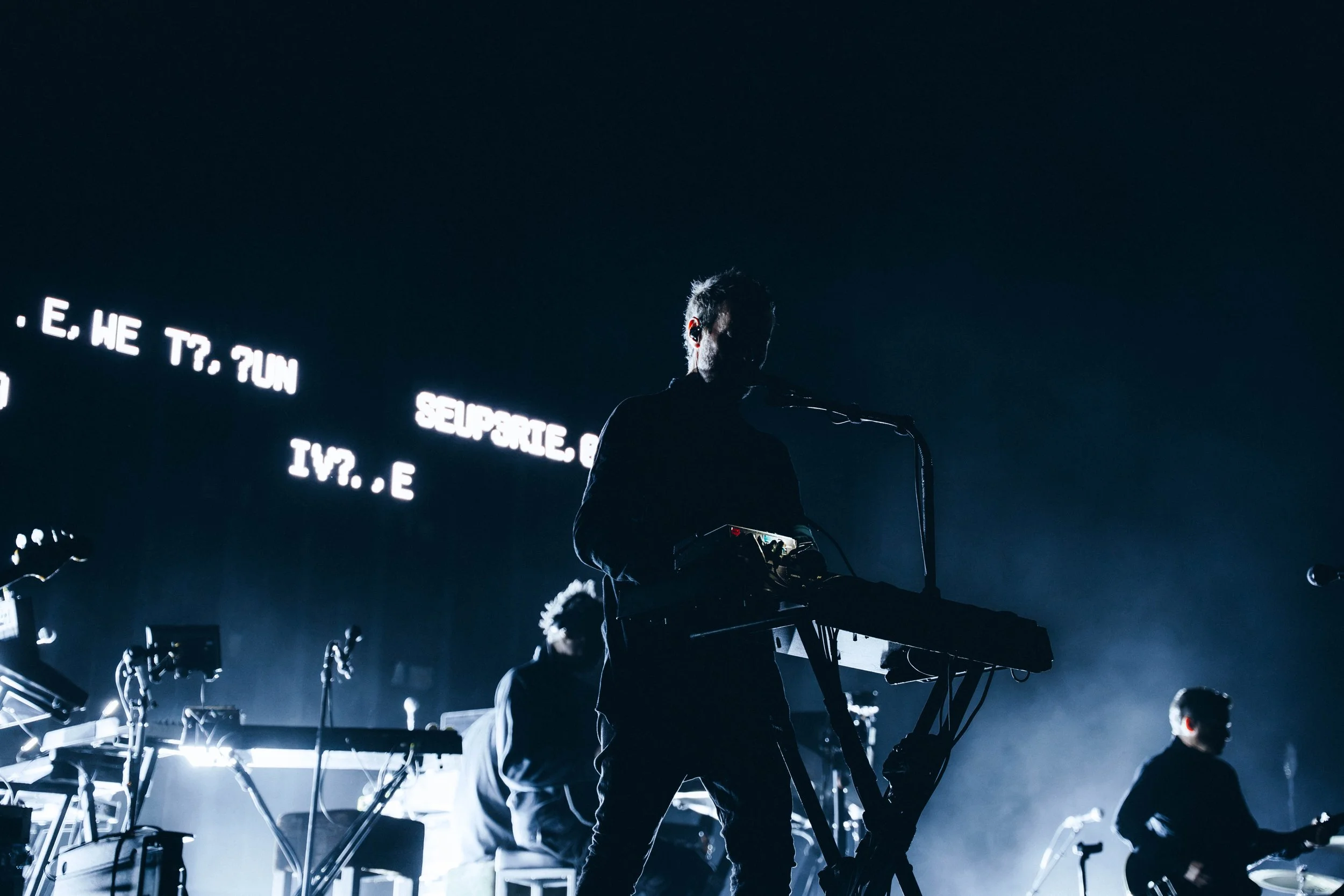 MASSIVE ATTACK_06-08-26_BRISBANE ENTERTAINMENT CENTRE_KELSEY DOYLE_CREDIT- @kjdoyle_-07271.jpg