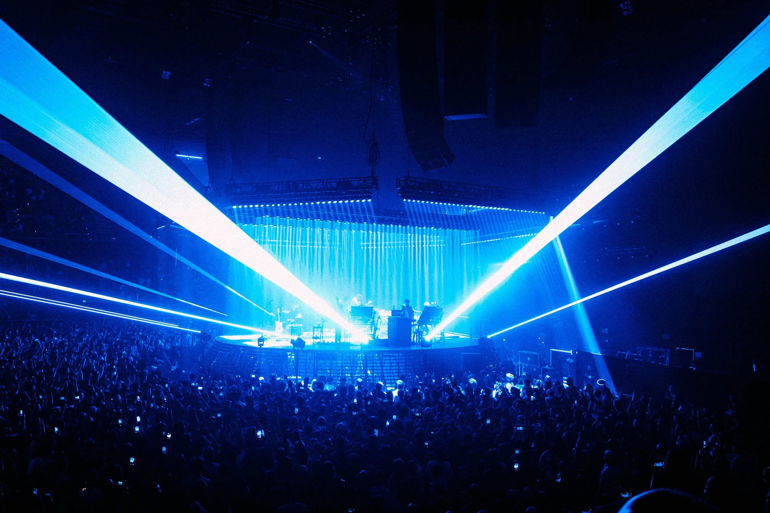 TAME IMPALA-IMG_6296 2.jpg