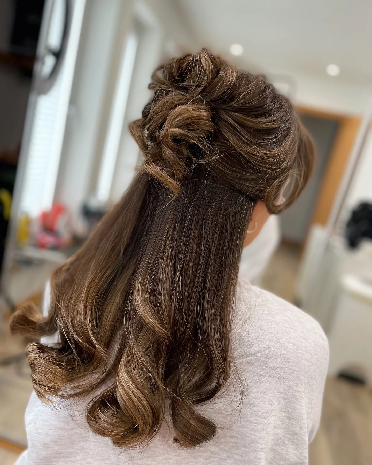 Textured half up for the gorgeous @melissa_mua for the top tier awards 🤩 

Me and Mel have both been so lucky to have been voted for finalists at @toptierawards for three years in a row now!! I love how we get together to get all glammed up for the 