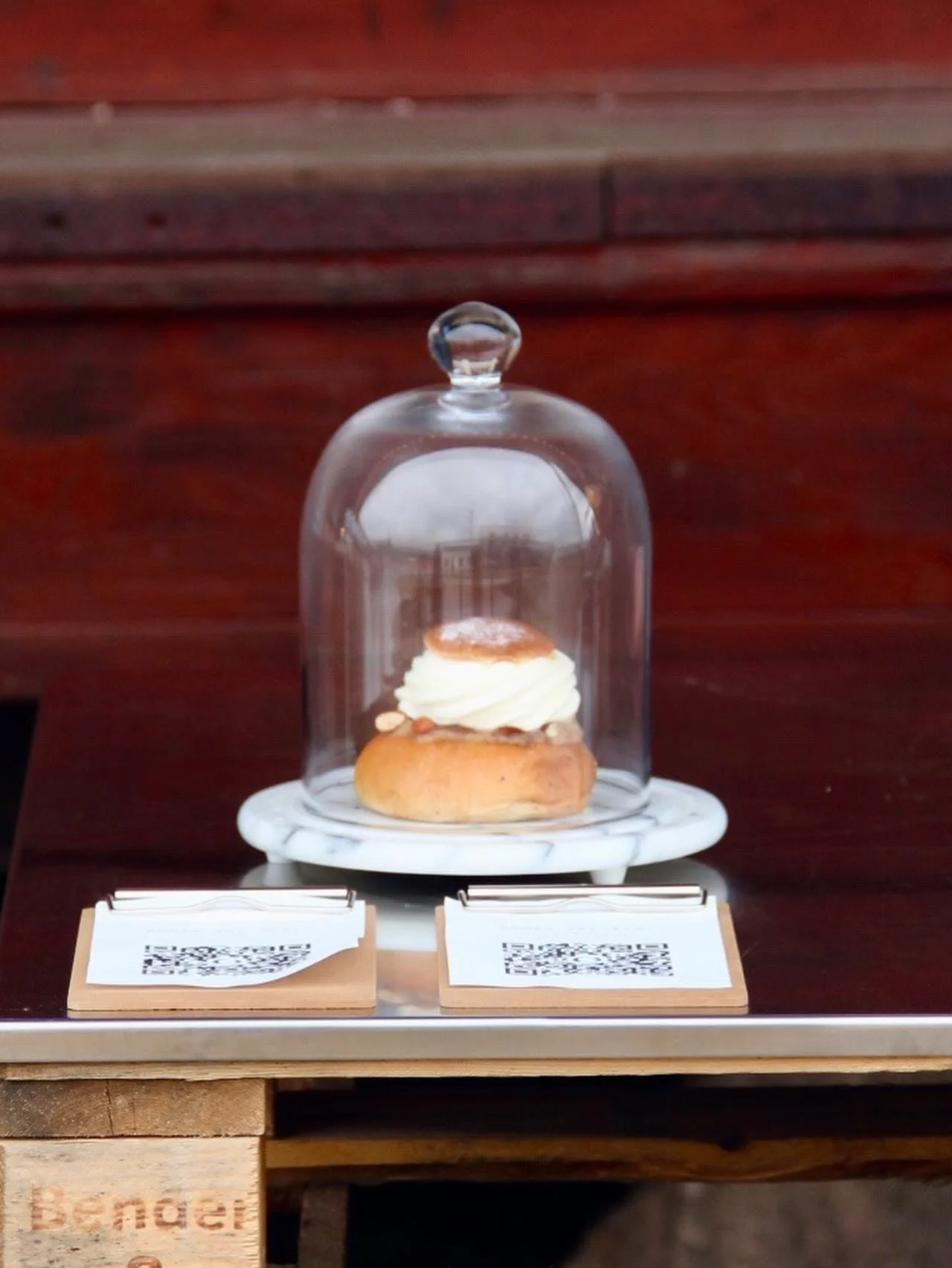 Let&rsquo;s celebrate the Semla!!!

You clearly voted for Semla on Wednesday, so this is what you get.

It&rsquo;ll be sold in a pack of two, so tag a friend you wanna share it with below&hellip;

Great coffee will be there too.
11:30 - 13:30 at Gods