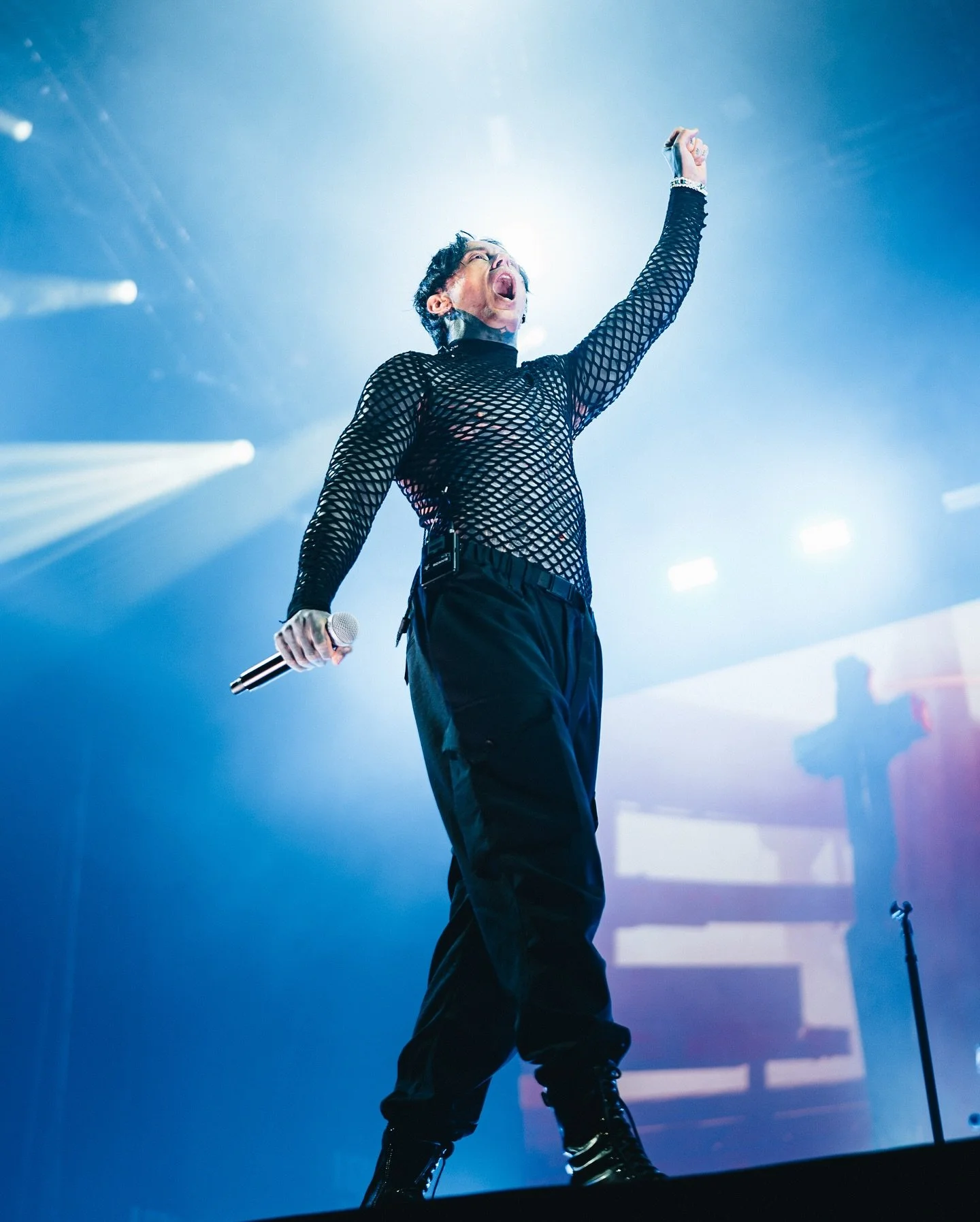 Falling in Reverse @rodlaverarena 14-3-25 

Thanks to @destroyalllines @diamondcreativeservices @amnplify 

📸 @sonyalpha.anz @sigmaphotoaustralia 

#fallinginreverse #ronnieradke #metalcore #destroyalllines #rodlaverarena #musicphotography #concertp