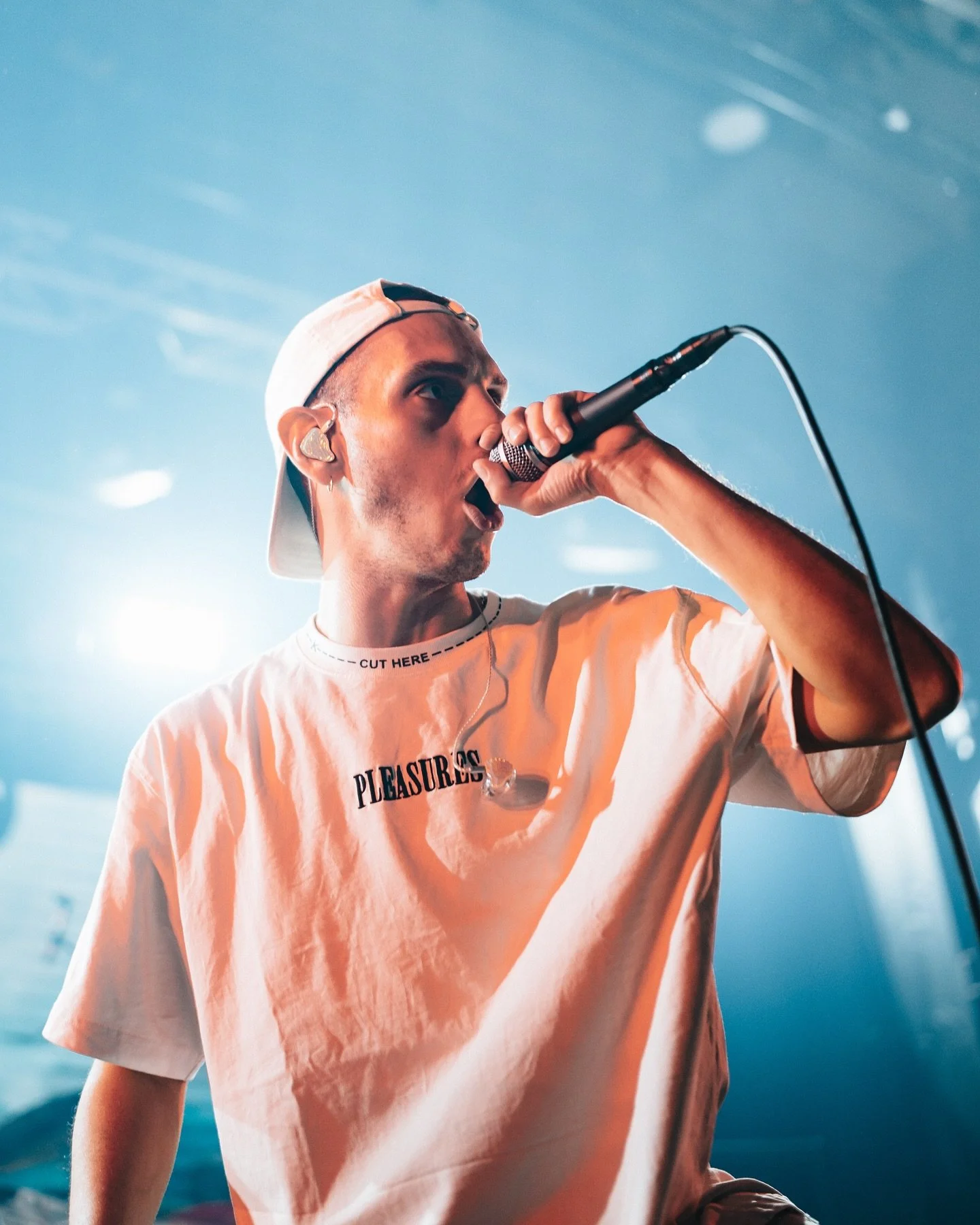 LANDMVRKS 🇫🇷 @170.russell 

Thanks to @destroyalllines @dallasdoespr @amnplify 

📸 @sonyalpha.anz @sigmaphotoaustralia 
.
.
.
.
.
.
.
#musicphotography #musicphoto #landmvrks #170russell #melbourne #sonyalpha #sigmaartlens #concertphoto #concertph