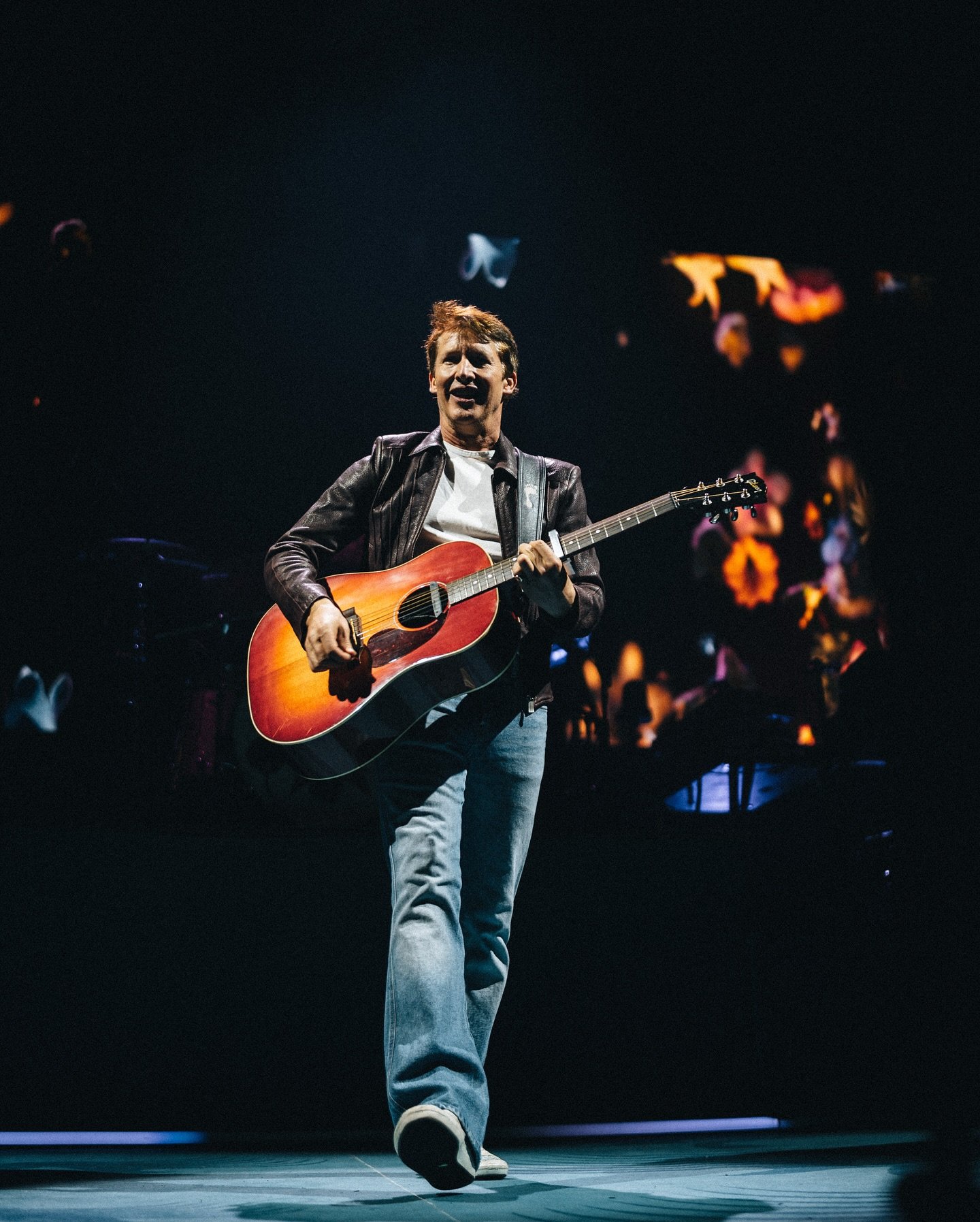 🔵JAMES BLUNT🔵 LIVE @ ROD LAVER ARENA 

Thanks to @destroyalllines @estellarpr 

📸 @sonyalpha.anz @sigmaphotoaustralia 
.
.
.
.
#jamesblunt #backtobedlam #rodlaverarena #melbourne #livemusic #concertphoto #concertphotography