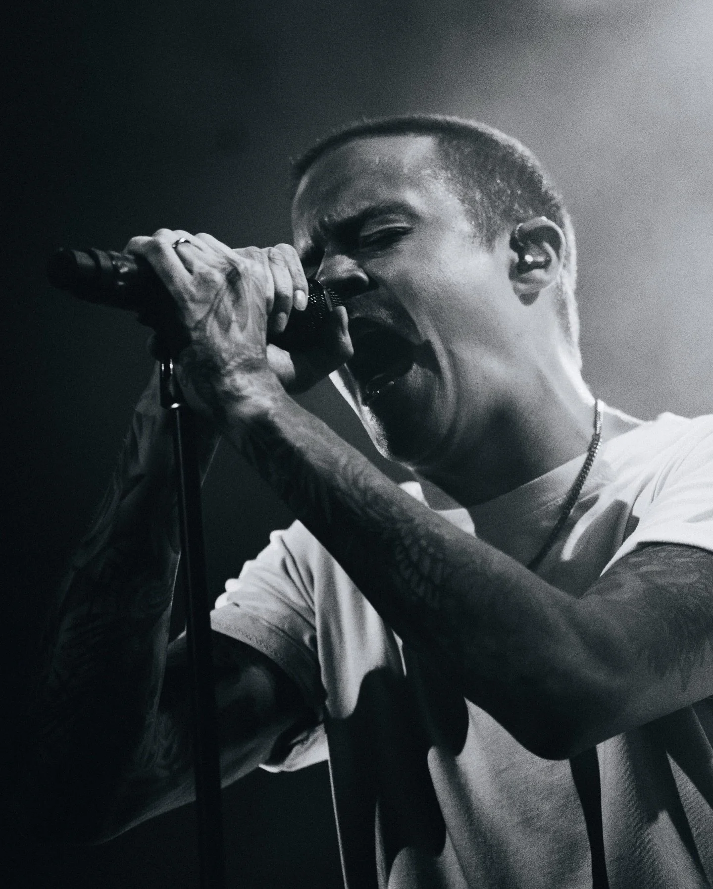 THE PLOT IN YOU | FIT FOR A KING | BOUNDARIES | BANKS ARCADE @ PICA MELBOURNE 🇦🇺🌏

Thanks to @destroyalllines @dallasdoespr @amnplify 
.
.
.
.
#theplotinyou #fitforaking #boundaries #banksarcade #musicphotography