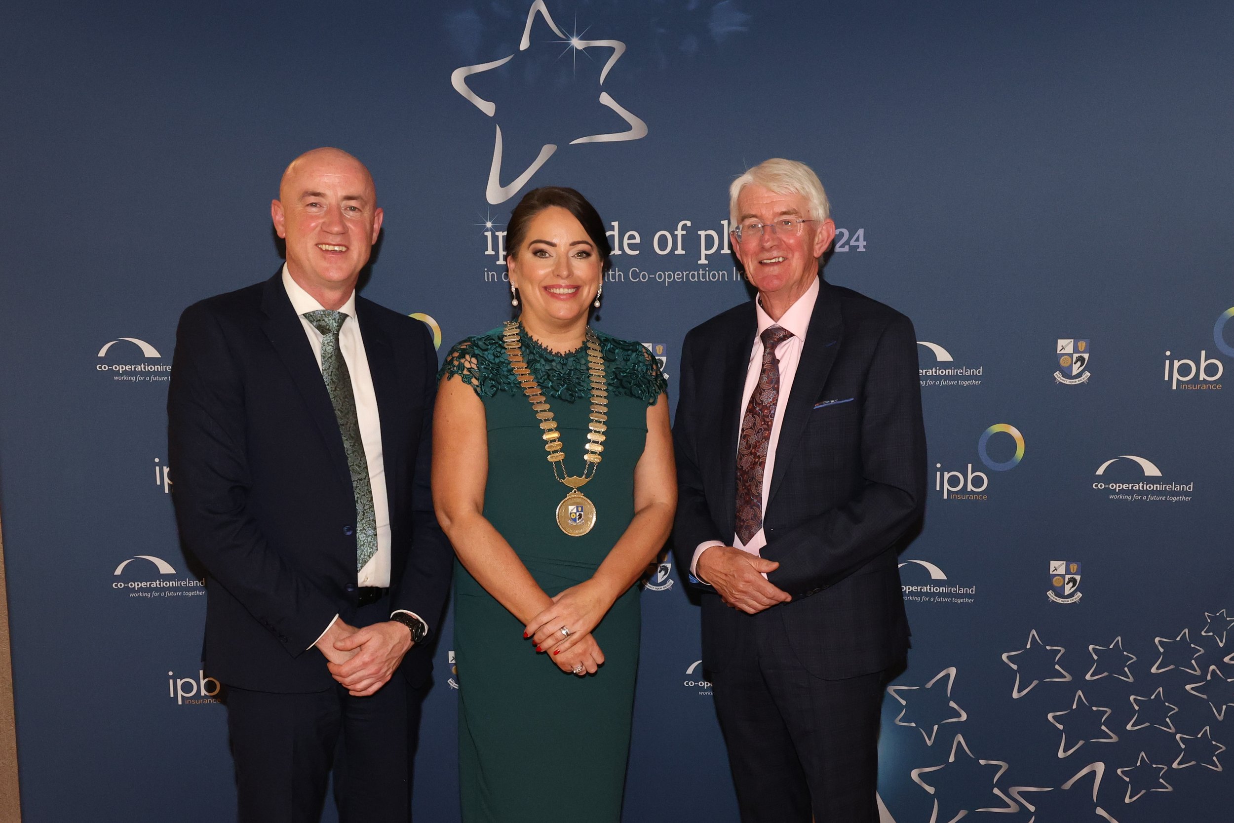 Robert Burns, Chief Executive of Monaghan County Council, Cllr Cathy Bennett, Cathaoirleach of Monaghan County Council, and Tom Dowling, Pride of Place Chairperson.