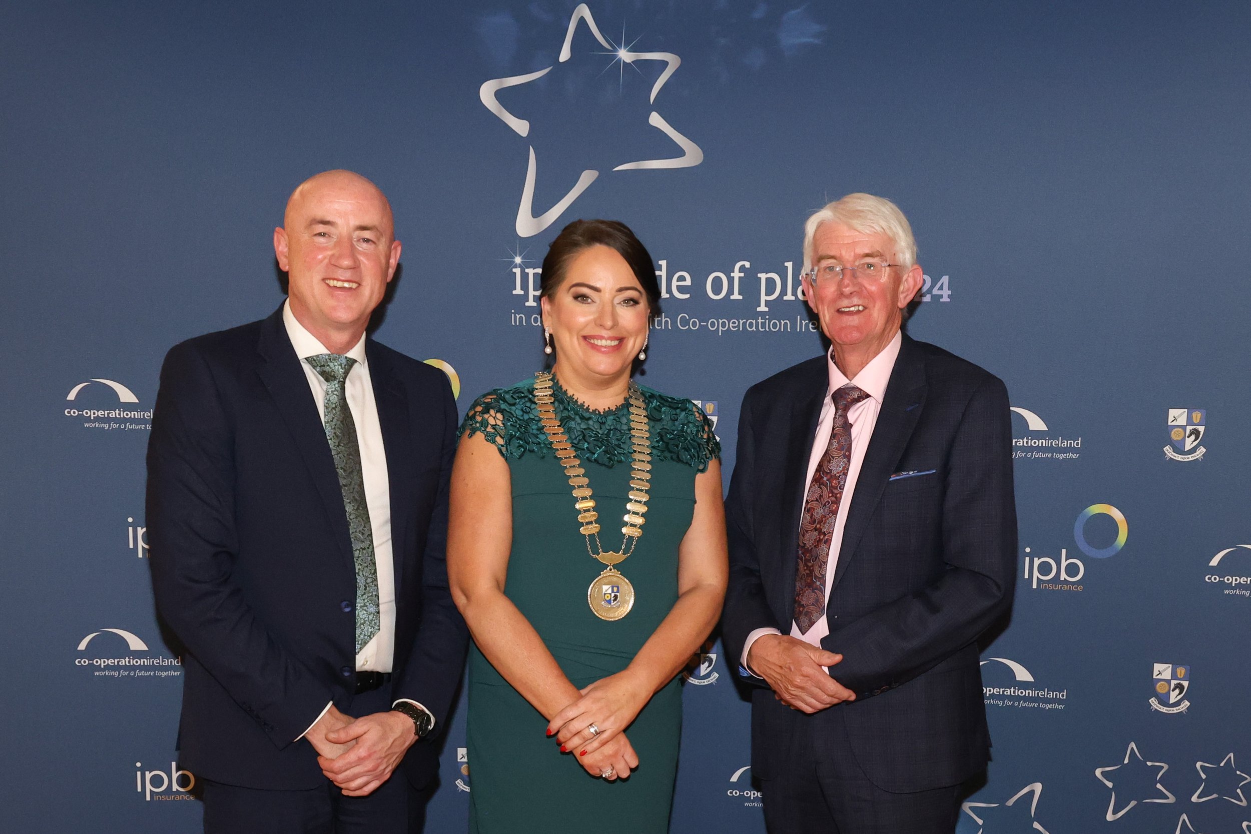 Robert Burns, Chief Executive of Monaghan County Council, Cllr Cathy Bennett, Cathaoirleach of Monaghan County Council, and Tom Dowling, Pride of Place Chairperson.
