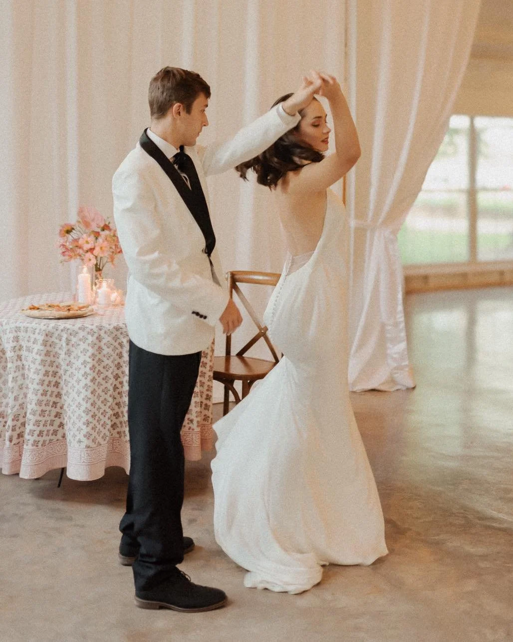 Find someone who twirls you in the kitchen and on the dance floor. 💫
Tell me&mdash;what&rsquo;s one moment from weddings you&rsquo;ll never forget? The first look at the aisle, first dance, or cake cutting?

#ArkansasWeddings #ArkansasBride #Arkansa