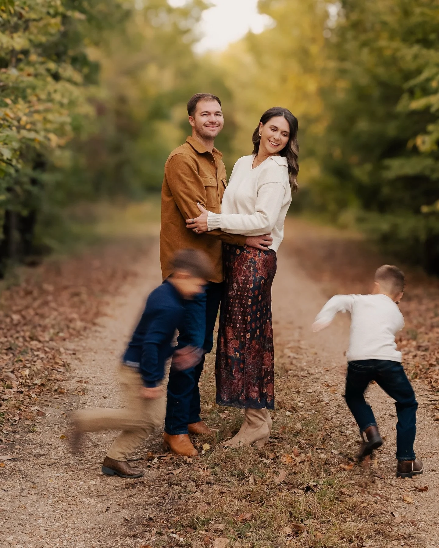 it&rsquo;s crazy to think that my first session with the Turner family was over six years ago.. Cannon was just tiny! goodness, how the years have flown by! 🍁

#arkansasphotography #arkansasphotographer #arkansasfamilyphotographer #lifestylephotogra