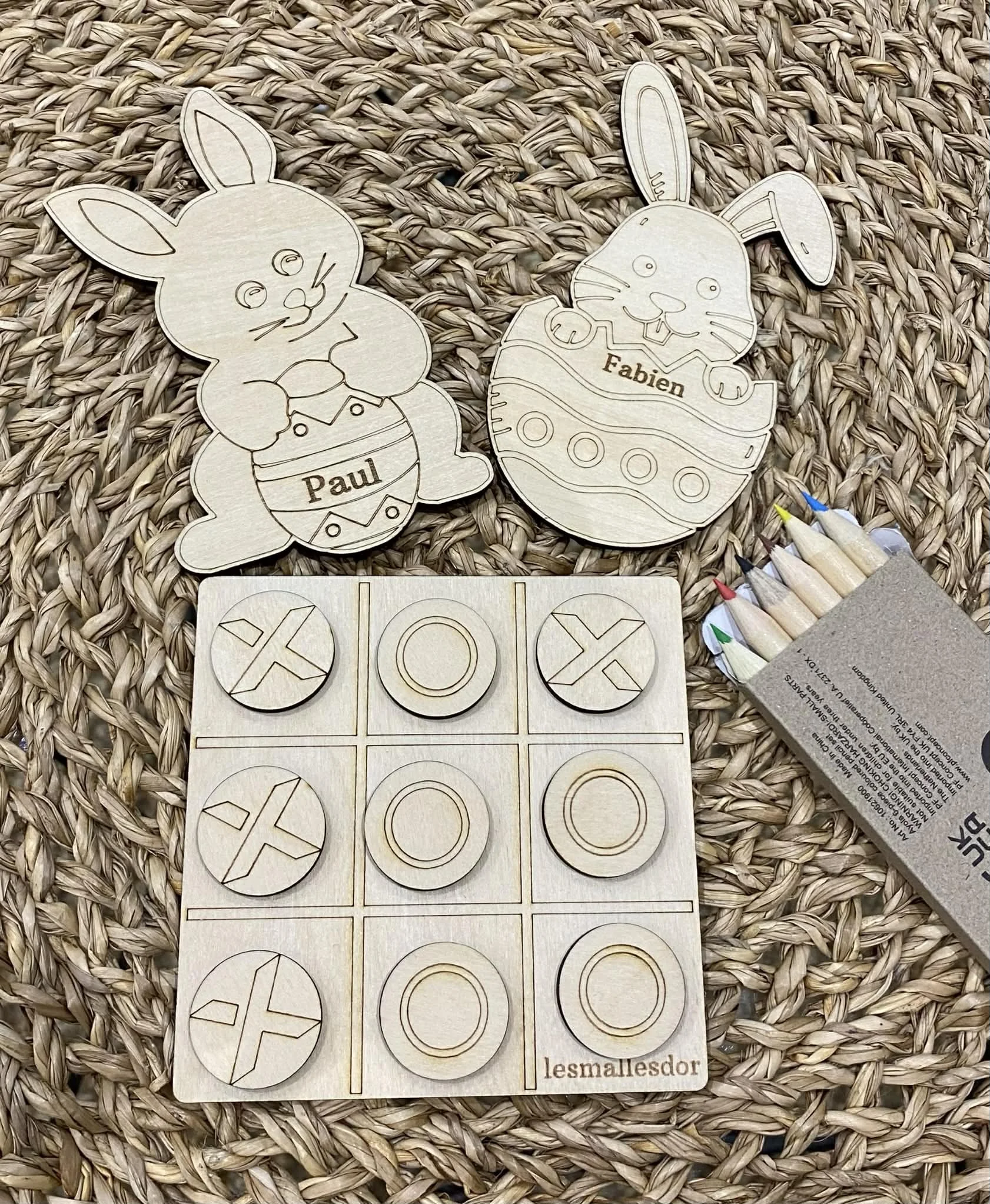 Kit d’Activité de Pâques – Morpion en Bois & Lapins à Colorier