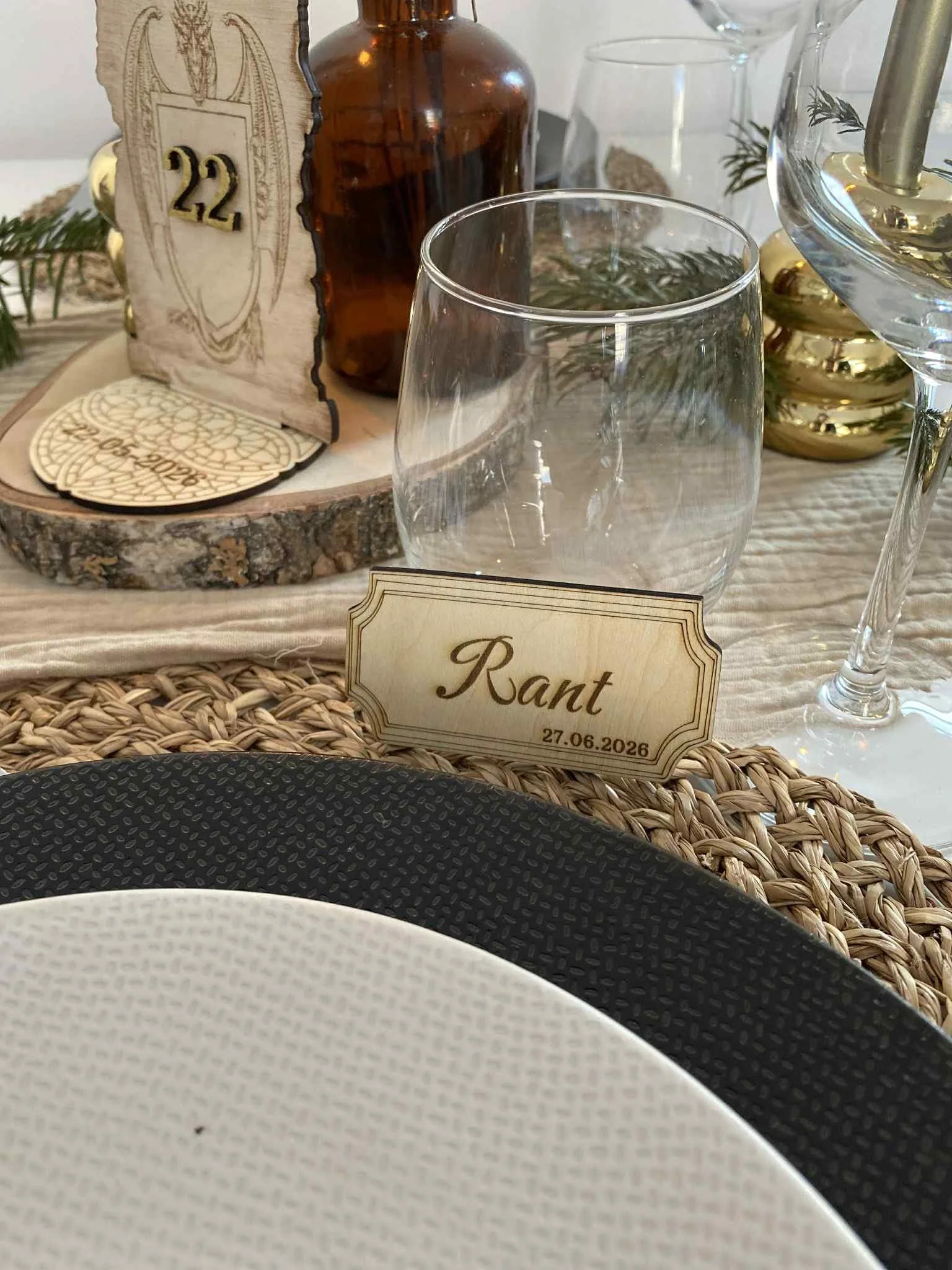 maques places - magnet - bois gravé - mariage - décoration souvenir - invités