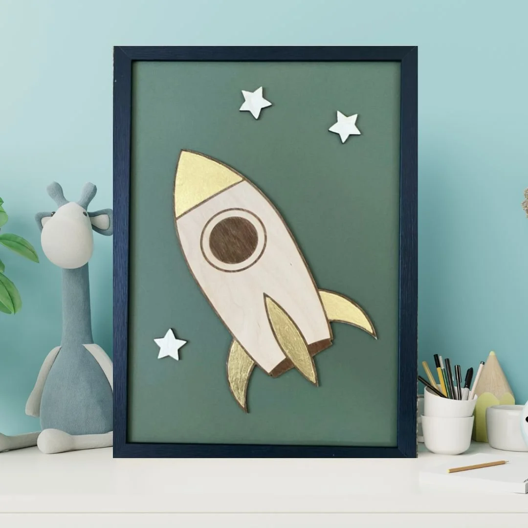 cadre-chambre-enfant-fusee.jpg