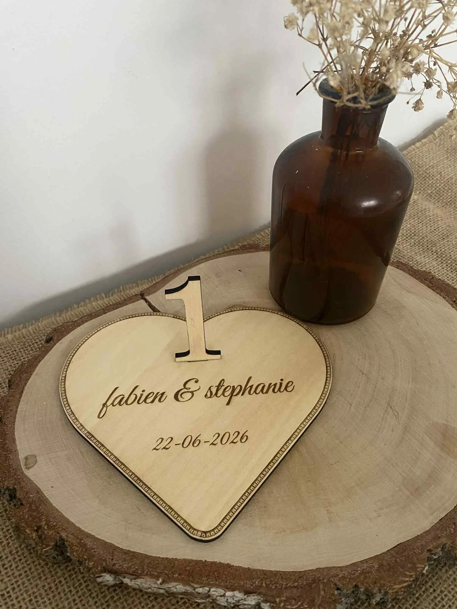 numéro de table-coeur-mariage-romantique-boheme-bois-décoration