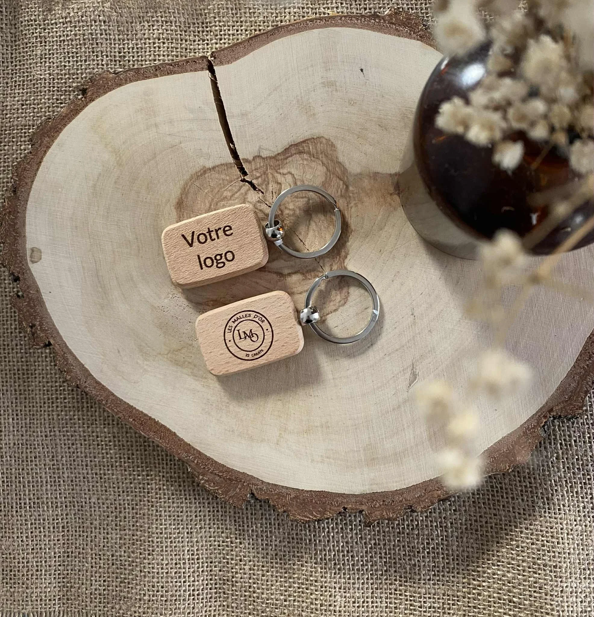 cadeau-porte clé- logo-entreprise-bois