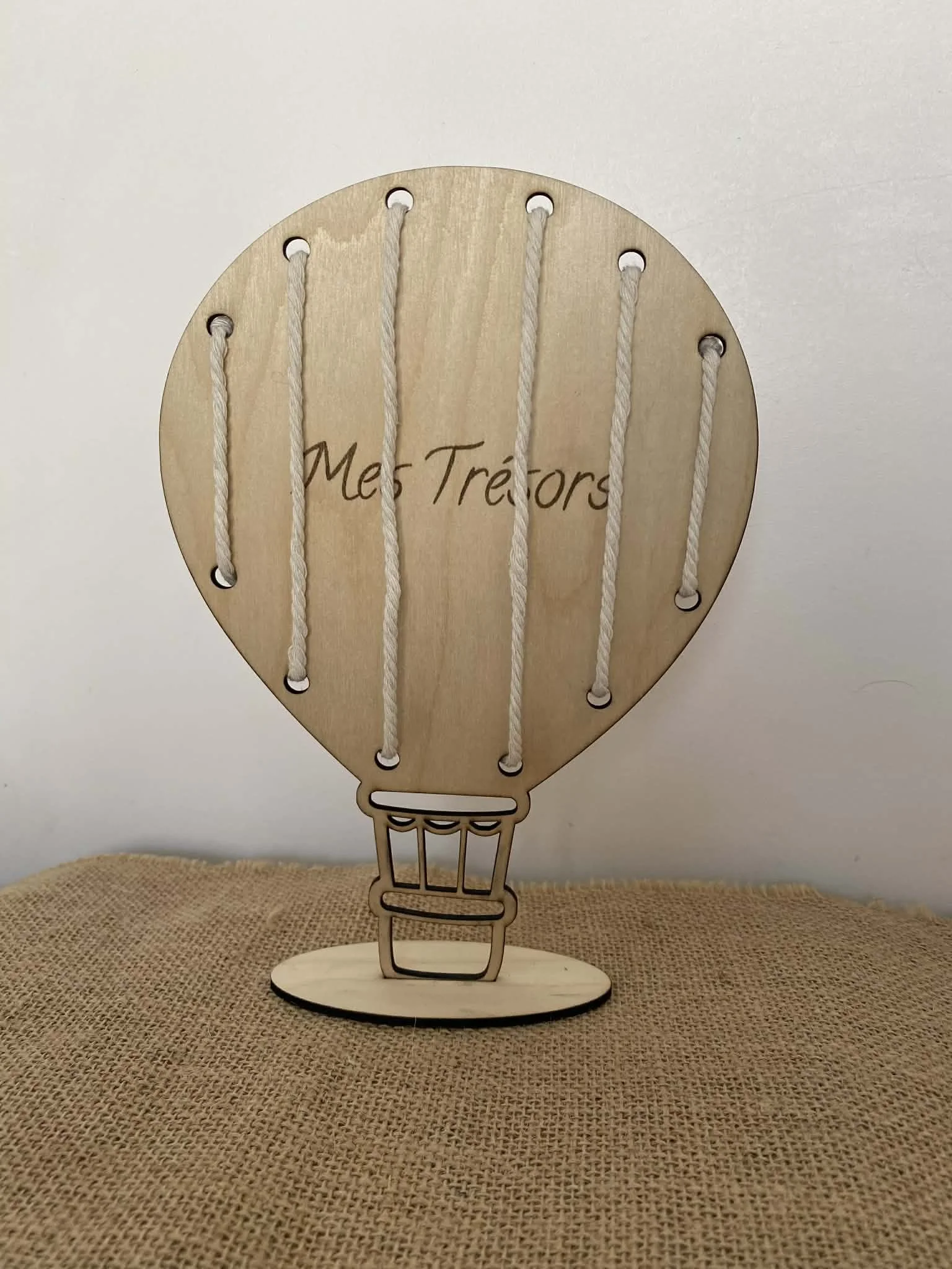 Porte-barrette-support--rangement-décoration-bois-fille-autonomie