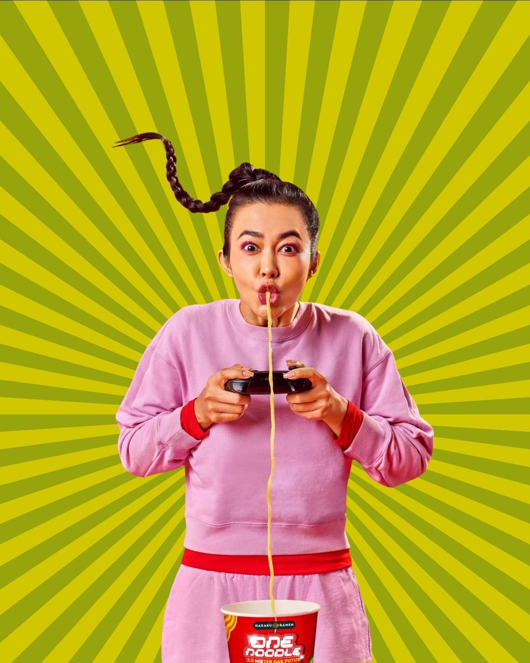 🎮🍜 GAMERS, YOUR NOODLE ERA HAS ARRIVED 🍜🎮
We&rsquo;ve seen caffeinated noodle pouches. We&rsquo;ve seen nugget dunkers that feed you mid-match.
But Japan just levelled up with the 3.5M MEGA NOODLE,  a single, continuous strand designed for non-st