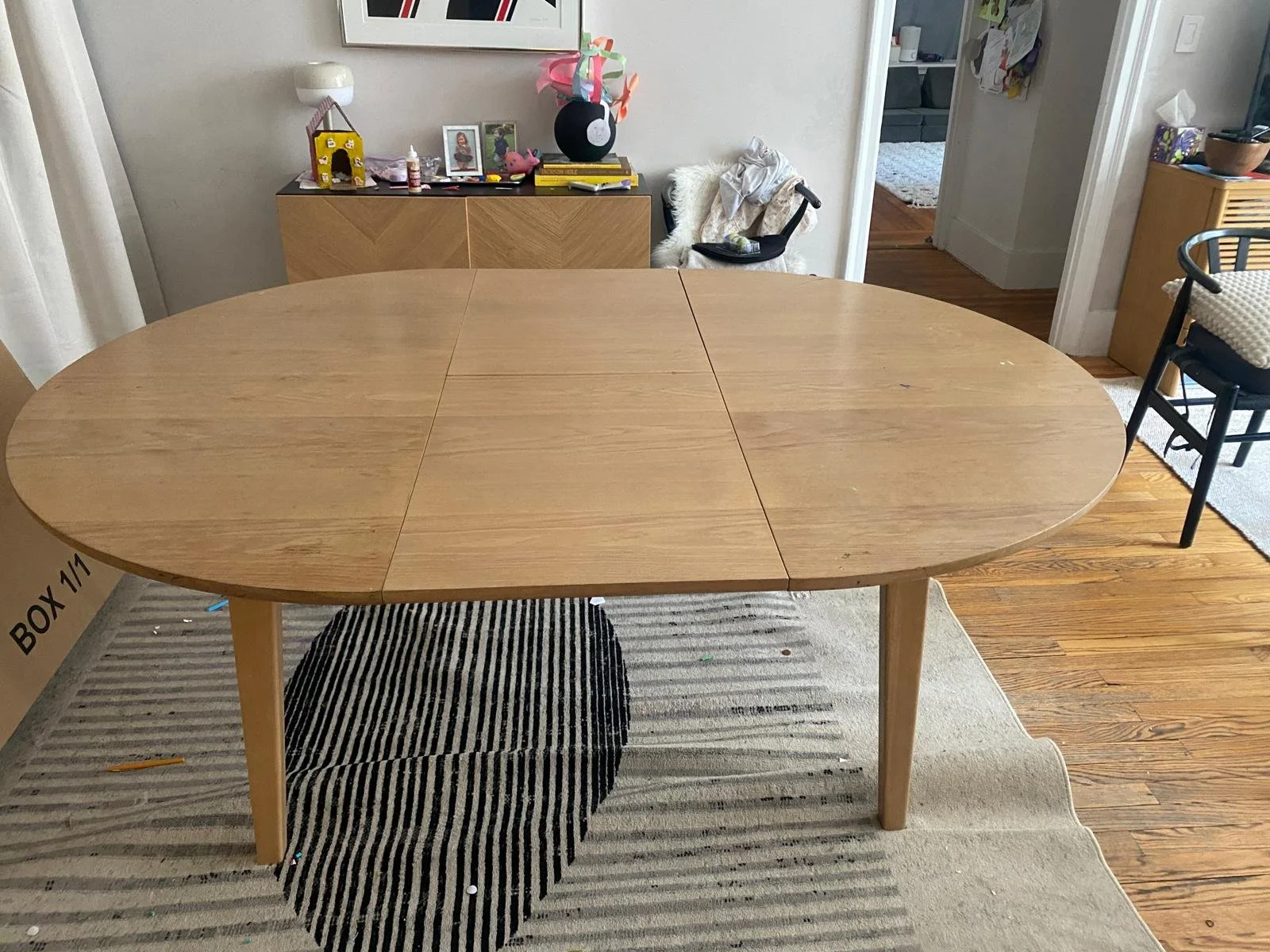 Article Plumas Natural Dining Table