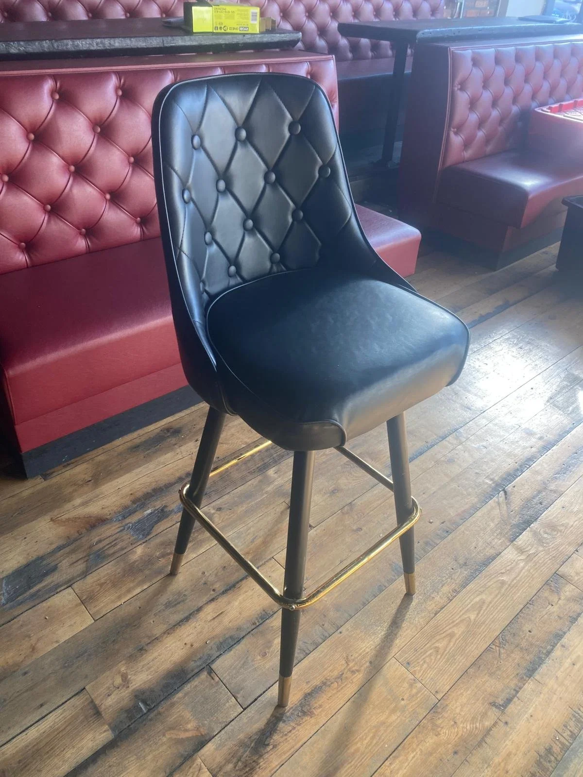 Bar stools (7x available)