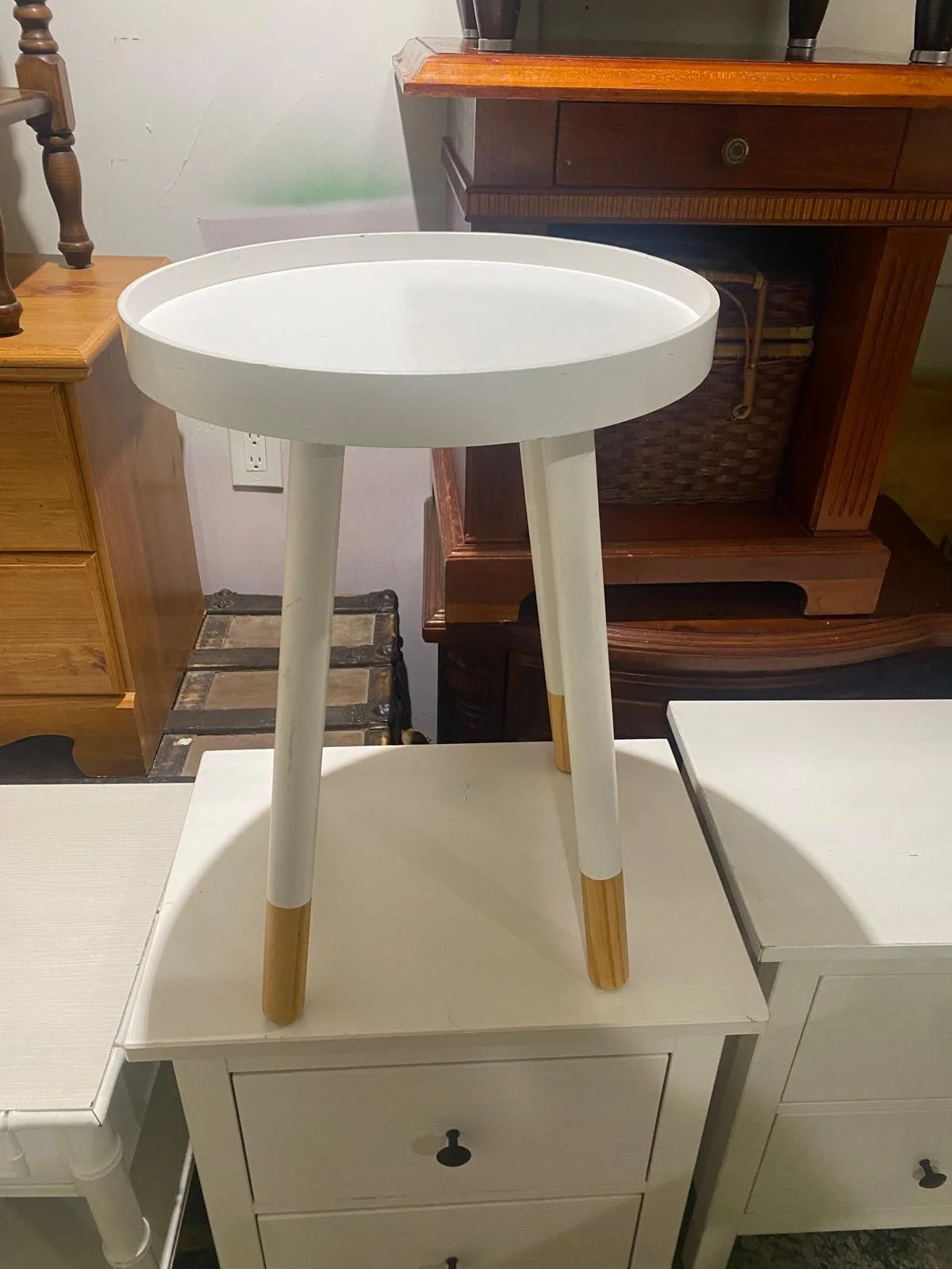 White ’Lavish Home Collective’ Plant Stand