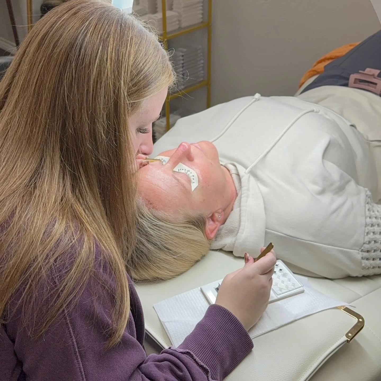 Black Friday at GG Lash Co. is going to be really fun this year💕 Luxury. Value. And something totally new.
I CANNOT wait!

#gglashco #okclashes #oklahomacitylashes #okclashartist #okcbeauty #okcesthetician #okclashtech #luxurylashesokc