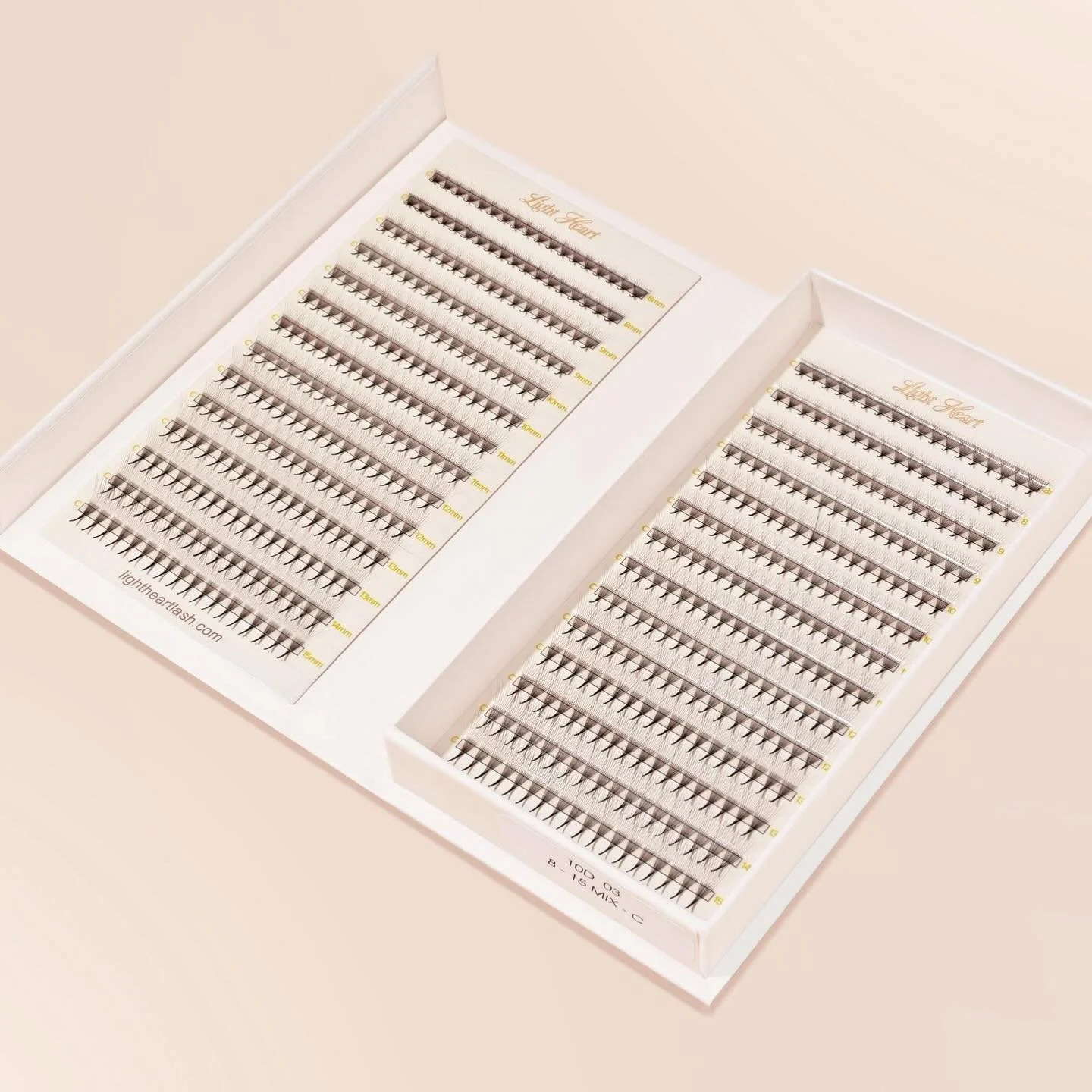 When I first started lashing, I only used promades.

Eventually, after taking @lightheartlash online Mega Volume course,I switched to handmade fans and never looked back! But let me tell you&hellip; I used Light Heart&rsquo;s promades today and forgo