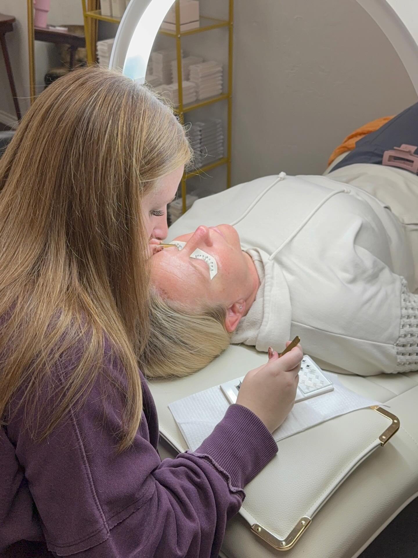 @lightheartlash products are what my students train with from day one because quality MATTERS. 

I&rsquo;m intentional about the products I use and teach with, and it&rsquo;s so important for students to learn using quality products.

#lightheart #gg