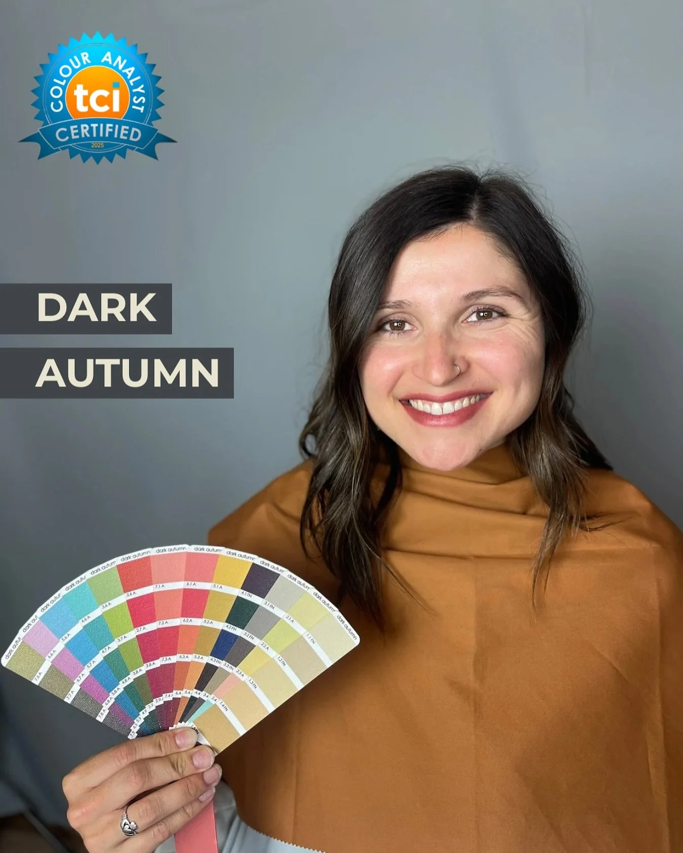 Hello color harmony!🤩

Warm-neutral undertone
Dark value
Medium-high chroma 

A stunning Dark Autumn 😌