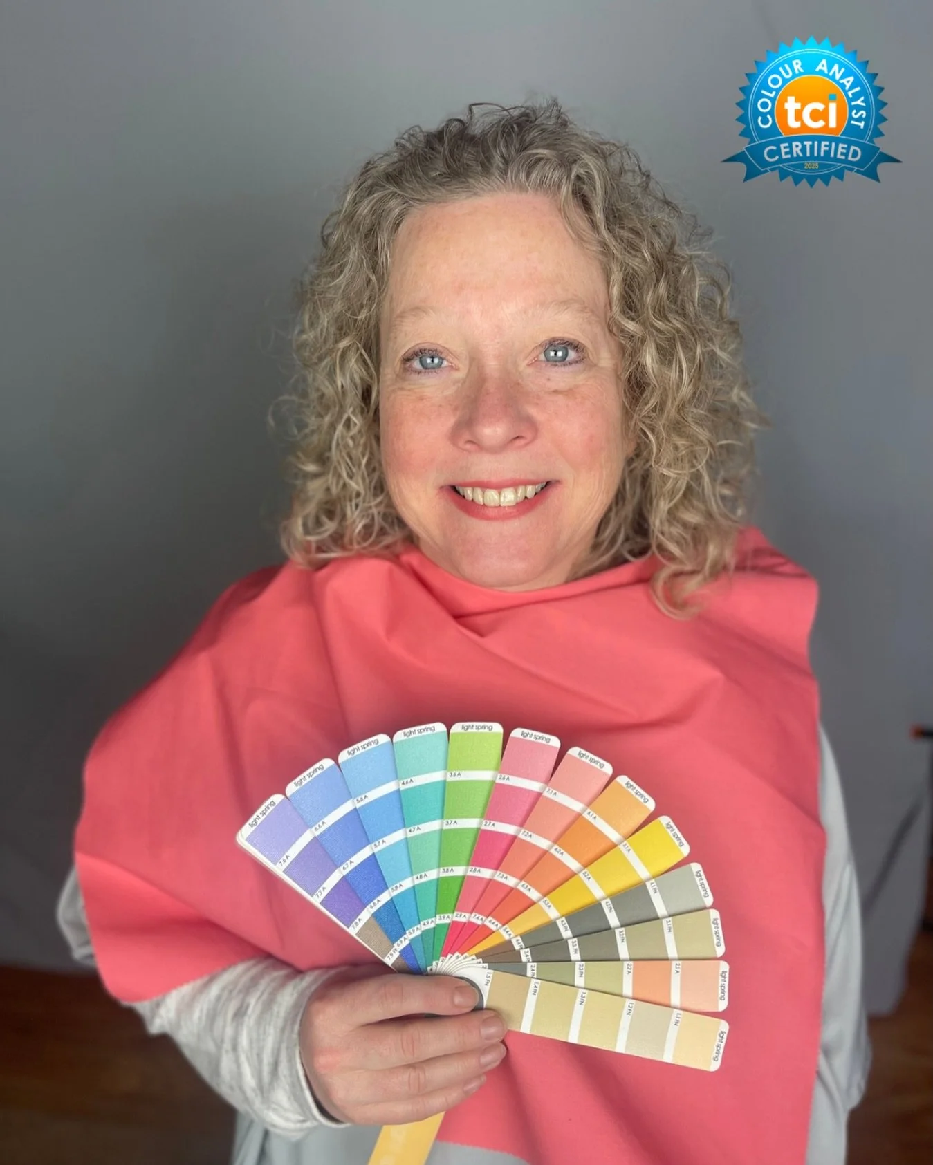 LIGHT SPRING helloooo! 

The three dimensions for this palette:
- light value
- warm-neutral undertone
- high chroma

Undeniable color harmony!!!🎨