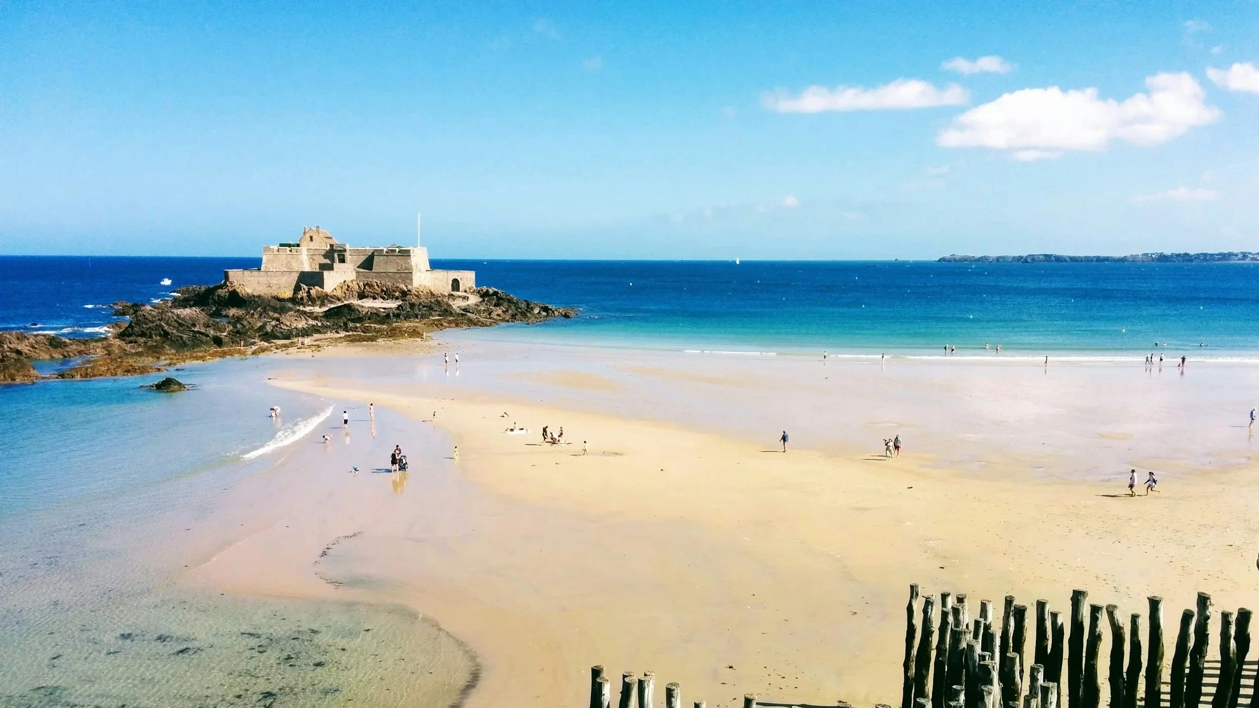 beach in saint malo brittany