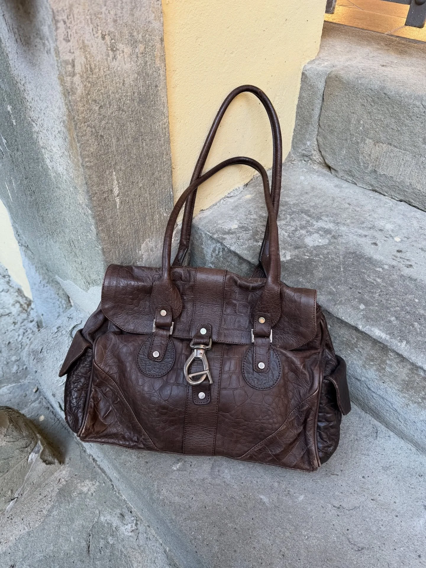 Spring-breezes and fresh vintage-bags🧊⭐️🪸

#italianvintage #madeinitaly