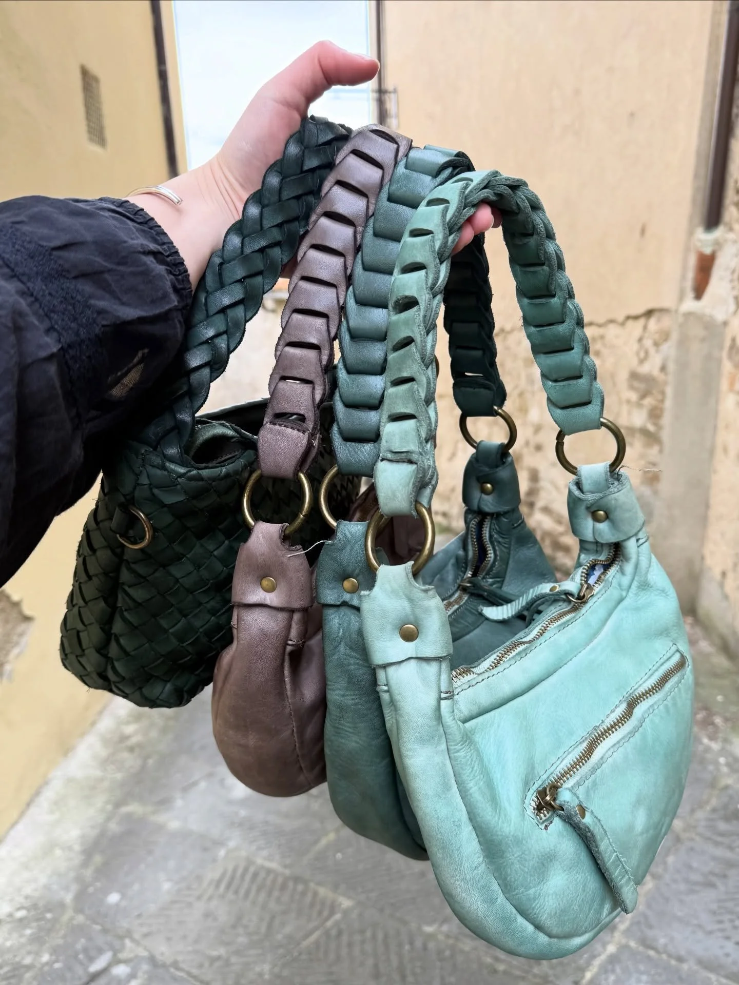 &ldquo;Pelle lavata&rdquo; (washed leather) is a specialty from the Florence area in Tuscany, renowned for its exceptionally soft texture, depth of color, and luxurious feel. The leather is carefully washed during production, creating a naturally sup